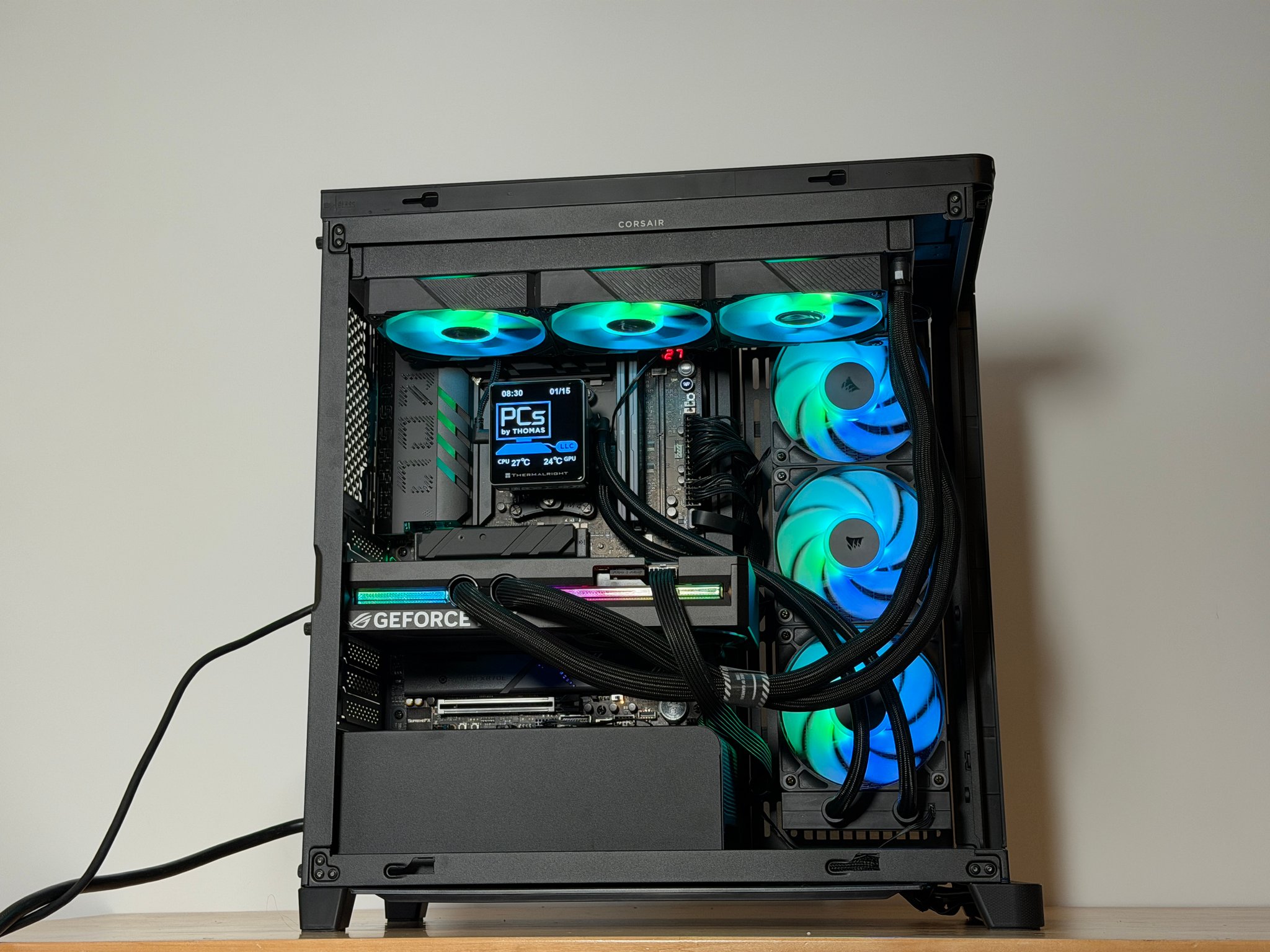RTX 5090 Astral Liquid Cooled, Ryzen 7 9800x3d Gaming/Workstation PC