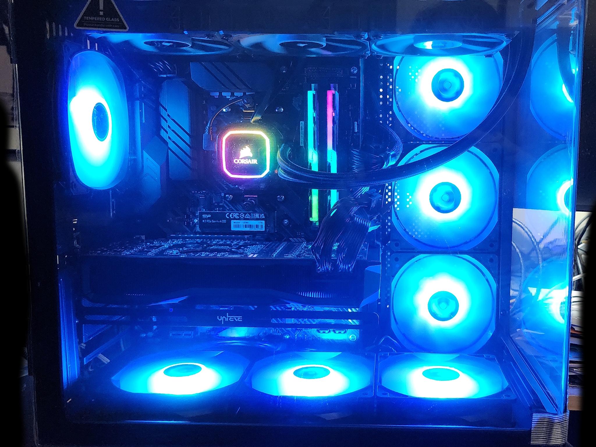 Gaming PC AMD Ryzen7 5700X AMD RX 7900 GRE 16GB