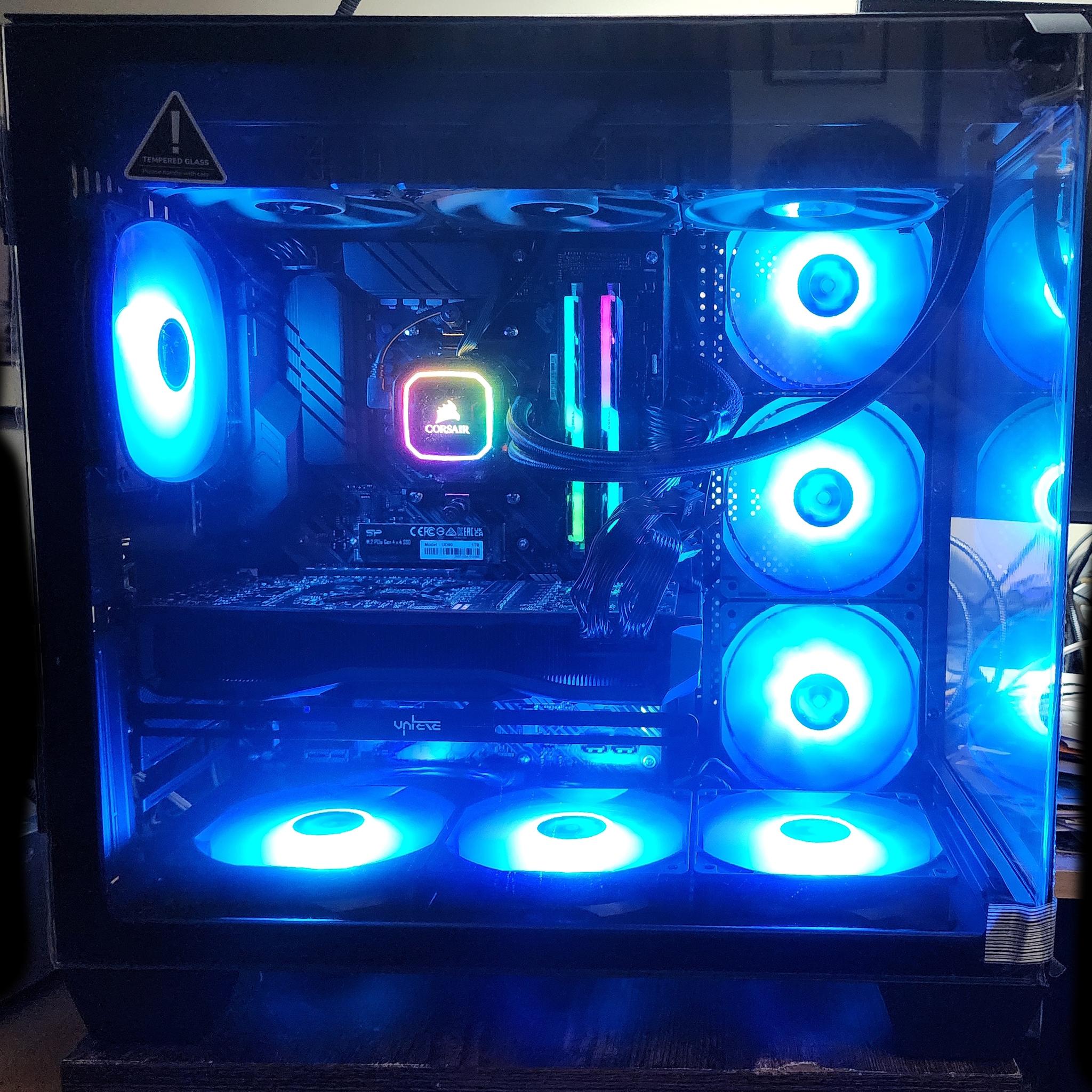 Gaming PC AMD Ryzen7 5700X AMD RX 7900 GRE 16GB