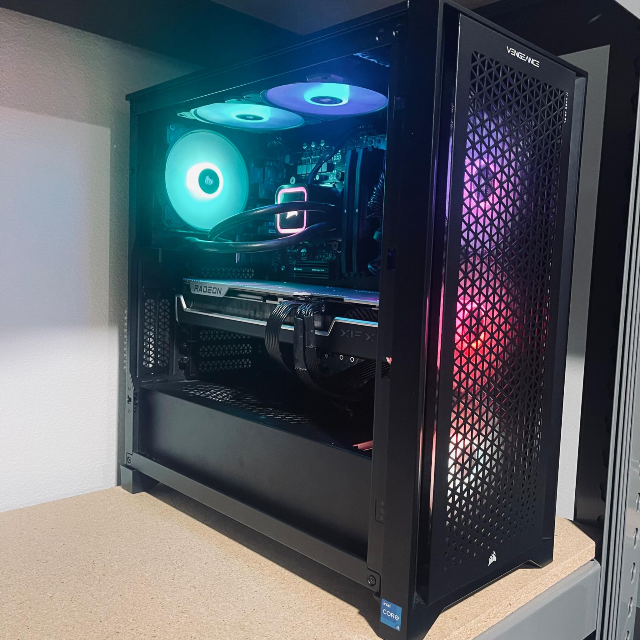 Corsair VENGEANCE | i7-14700kf, 7900 XT, 32GB, 1TB