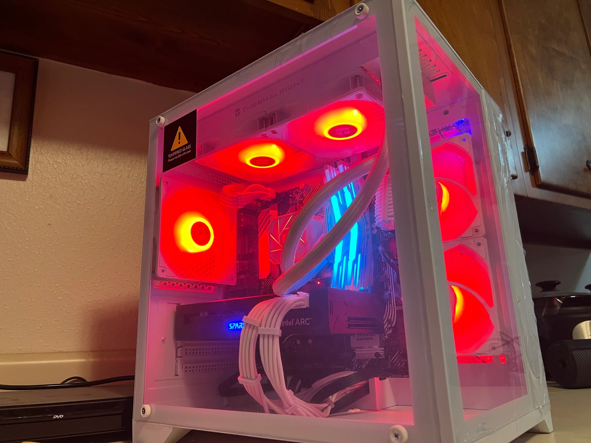 GLACIOUS(i5 10400f, Oloy Warhawk DDR4 16GB, Arc A580, Apevia Galaxy 650w 80+Gold, Thermalright AIO)