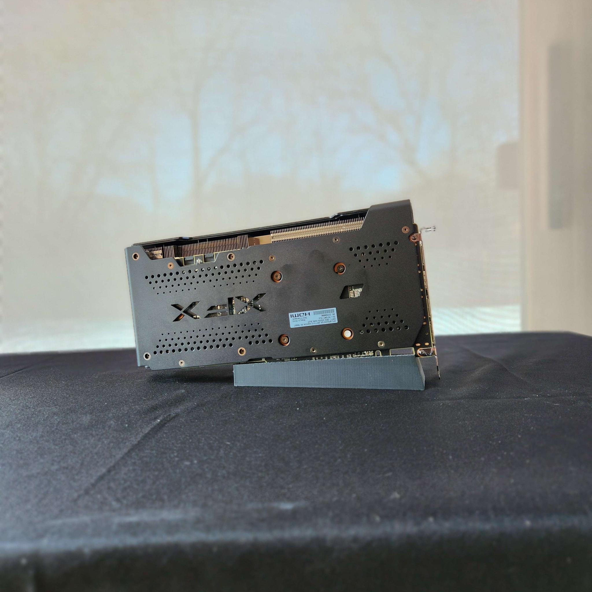 XFX Speedster SWFT 210 Radeon RX 7600 XT 16GB
