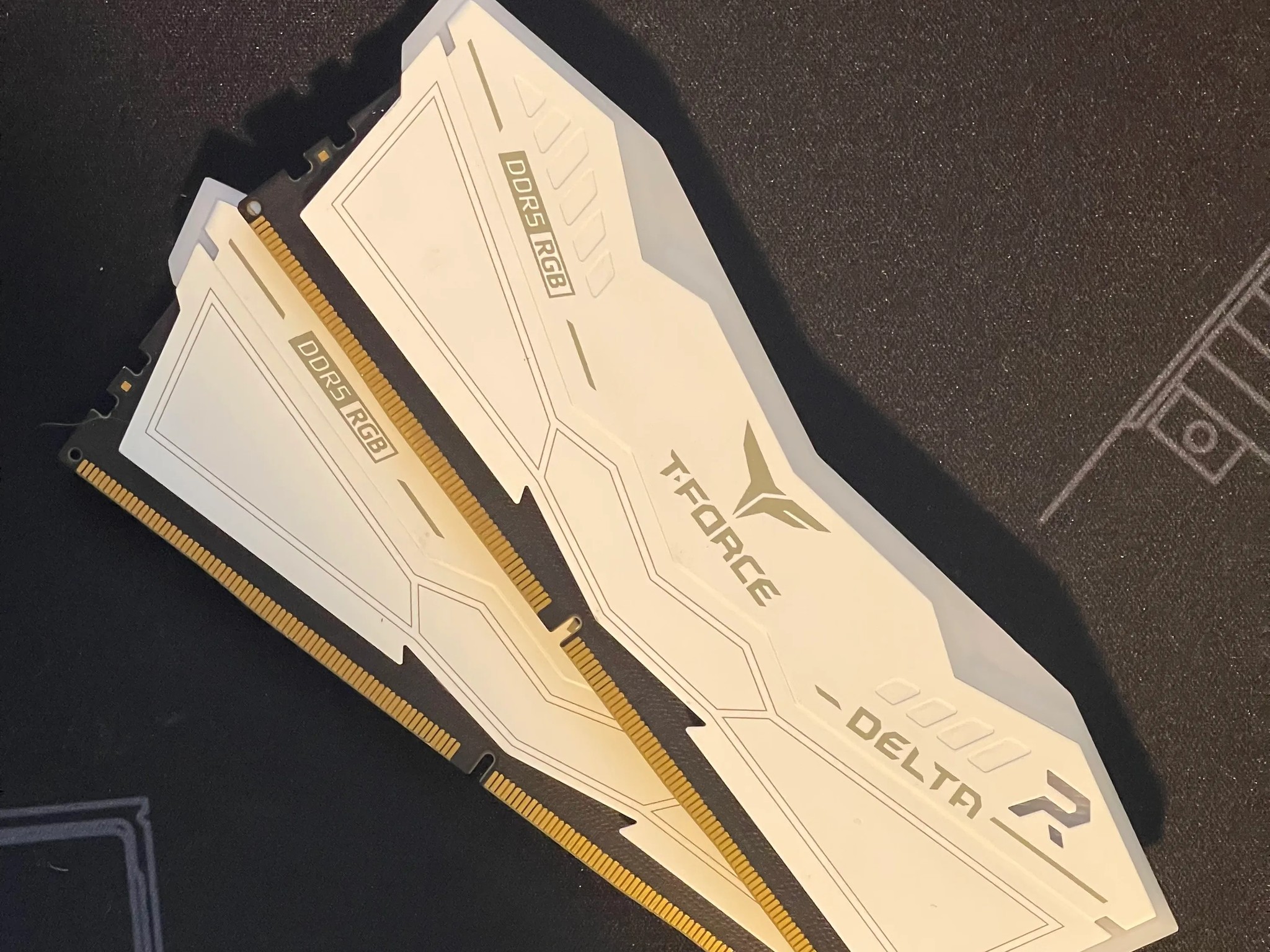 TeamGroup T-Force Delta R DDR5 RGB 6000 CL38 32GB (2x16GB) - White