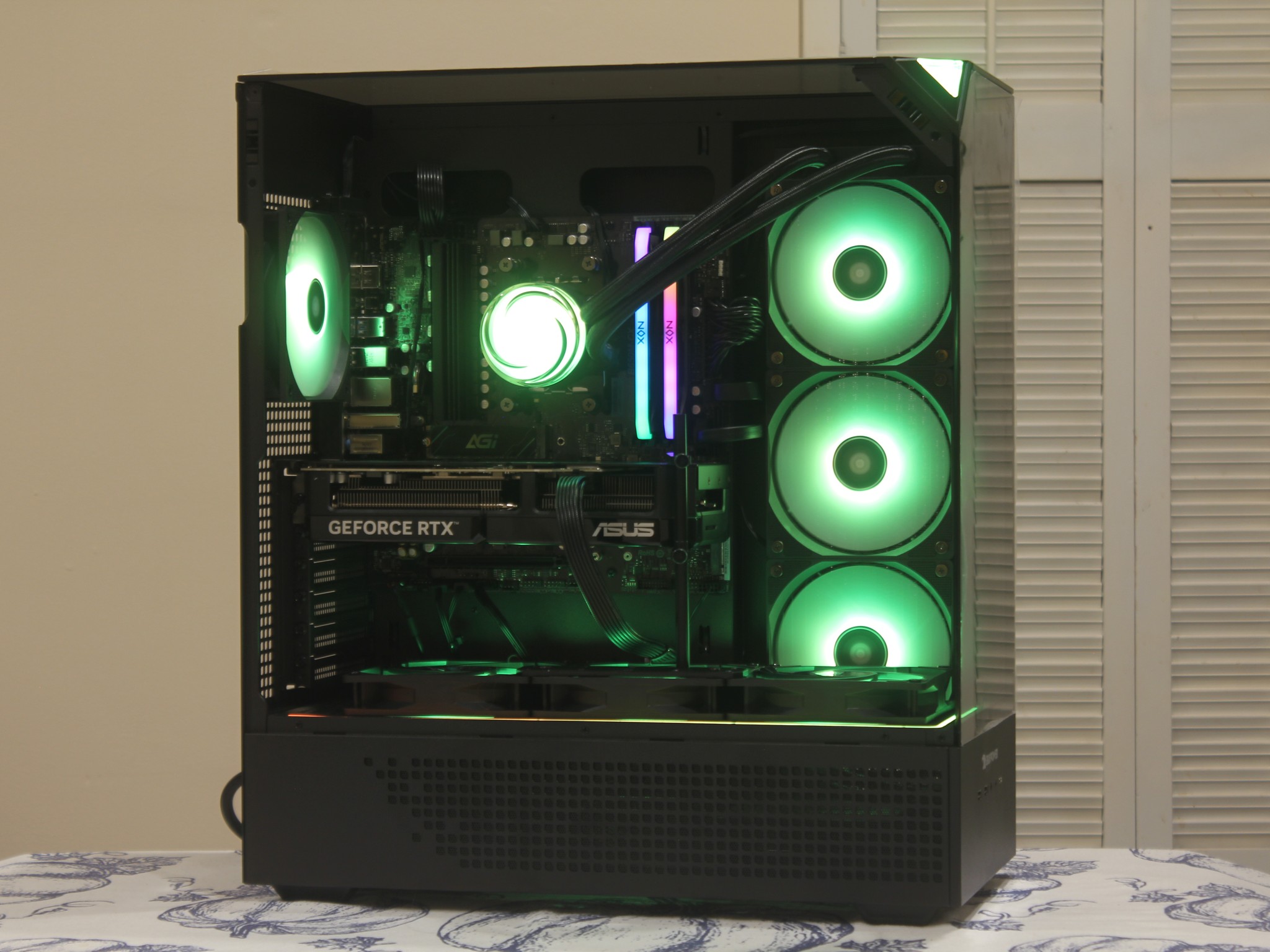 🚀Performance Gamer🚀 Ryzen 7 7700X | RTX 5070 12GB | 32GB DDR5 | 2TB nVME SSD | Black | RGB+Wifi