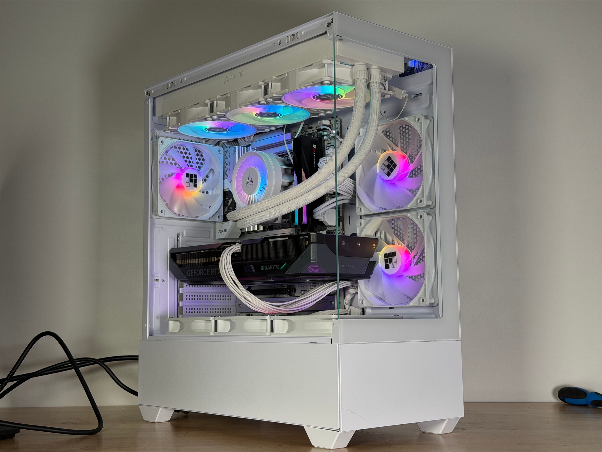RTX 5070 Intel Core Ultra 7 265kf Gaming PC