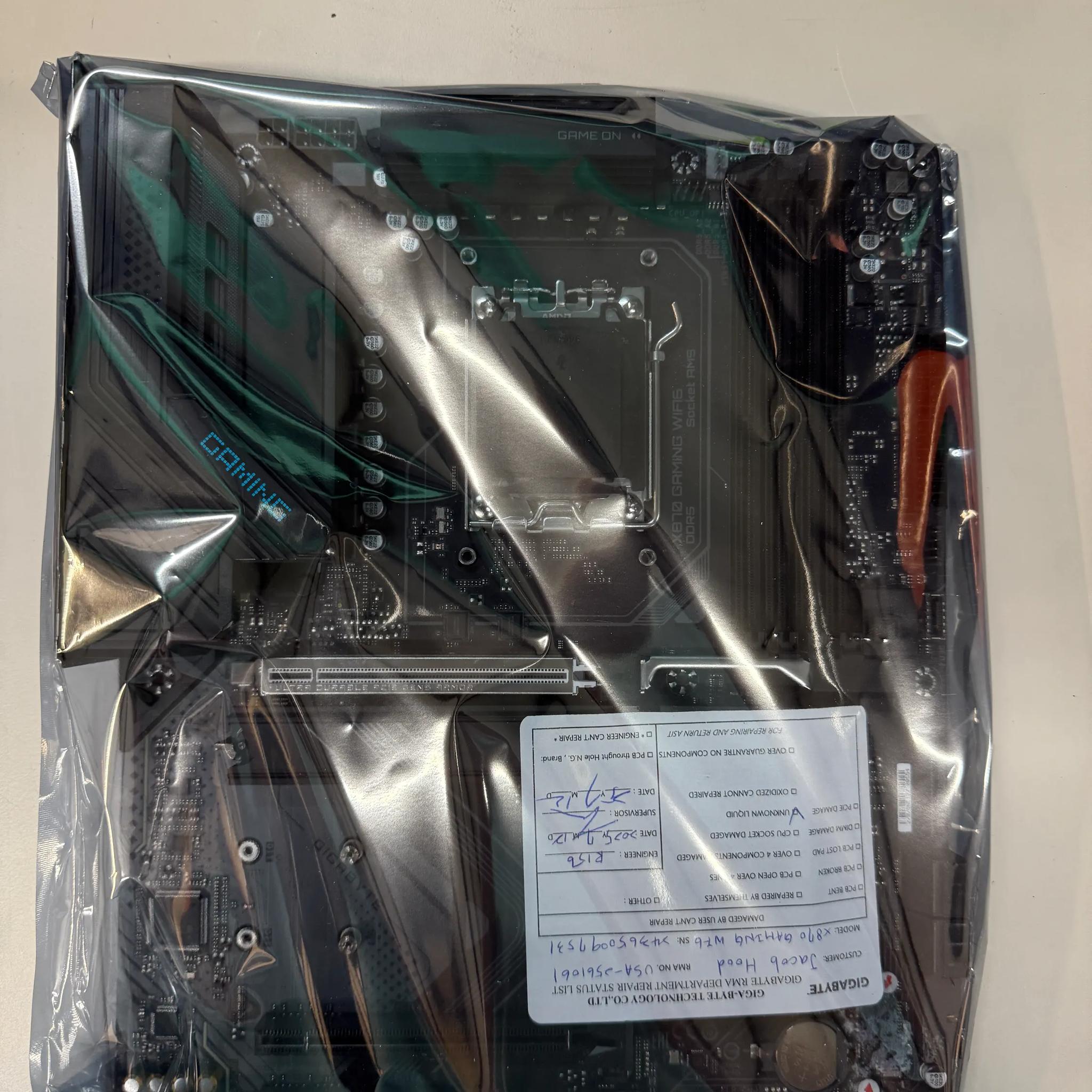 Gigabyte X870 Gaming WIFI6 For Parts