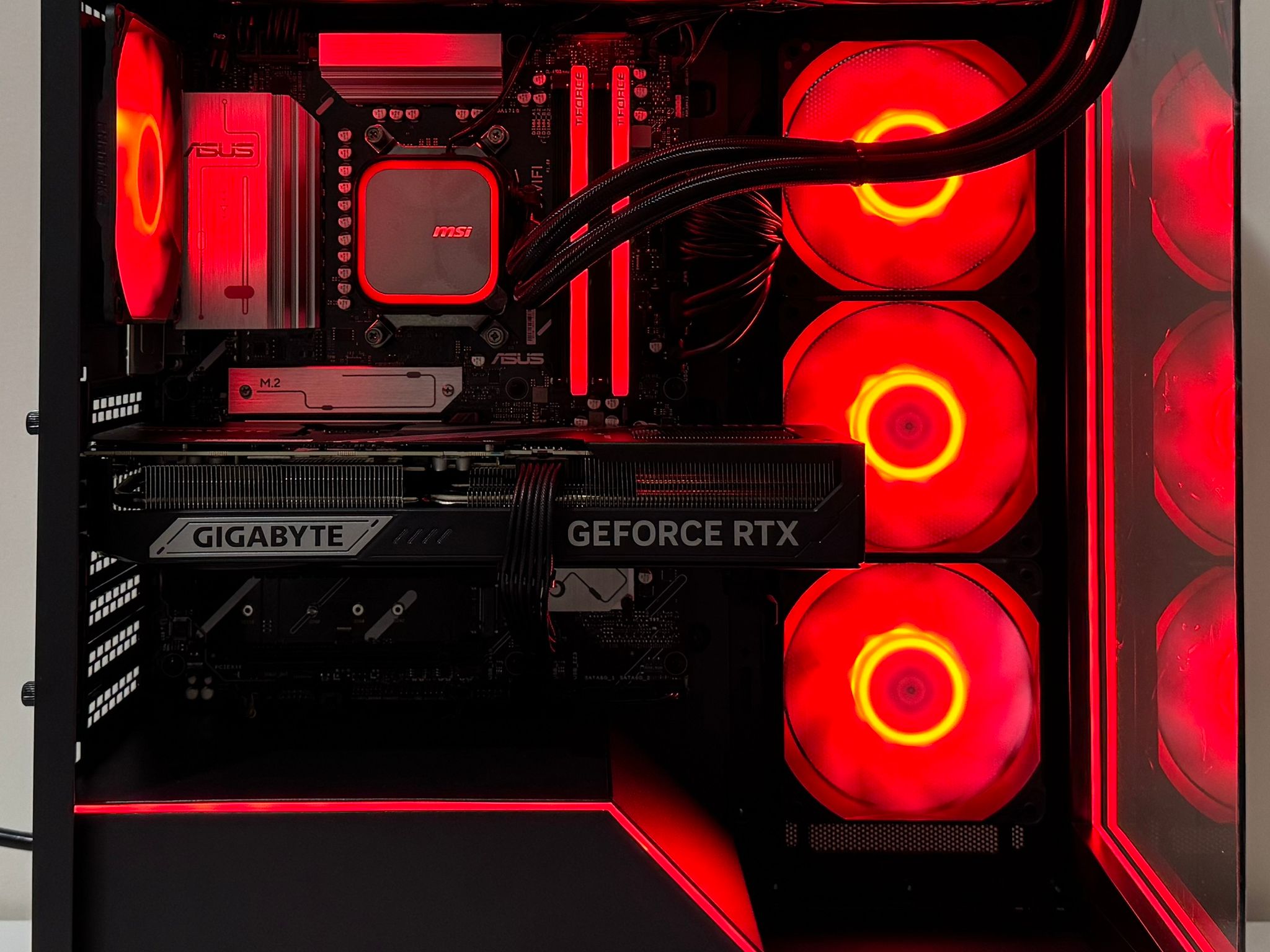 AMD Ryzen 7 7800X3D GeForce RTX 5070 Ti 32GB DDR5 RAM 1TB Gen5 NVMe SSD NZXT 850W Gold Gaming PC