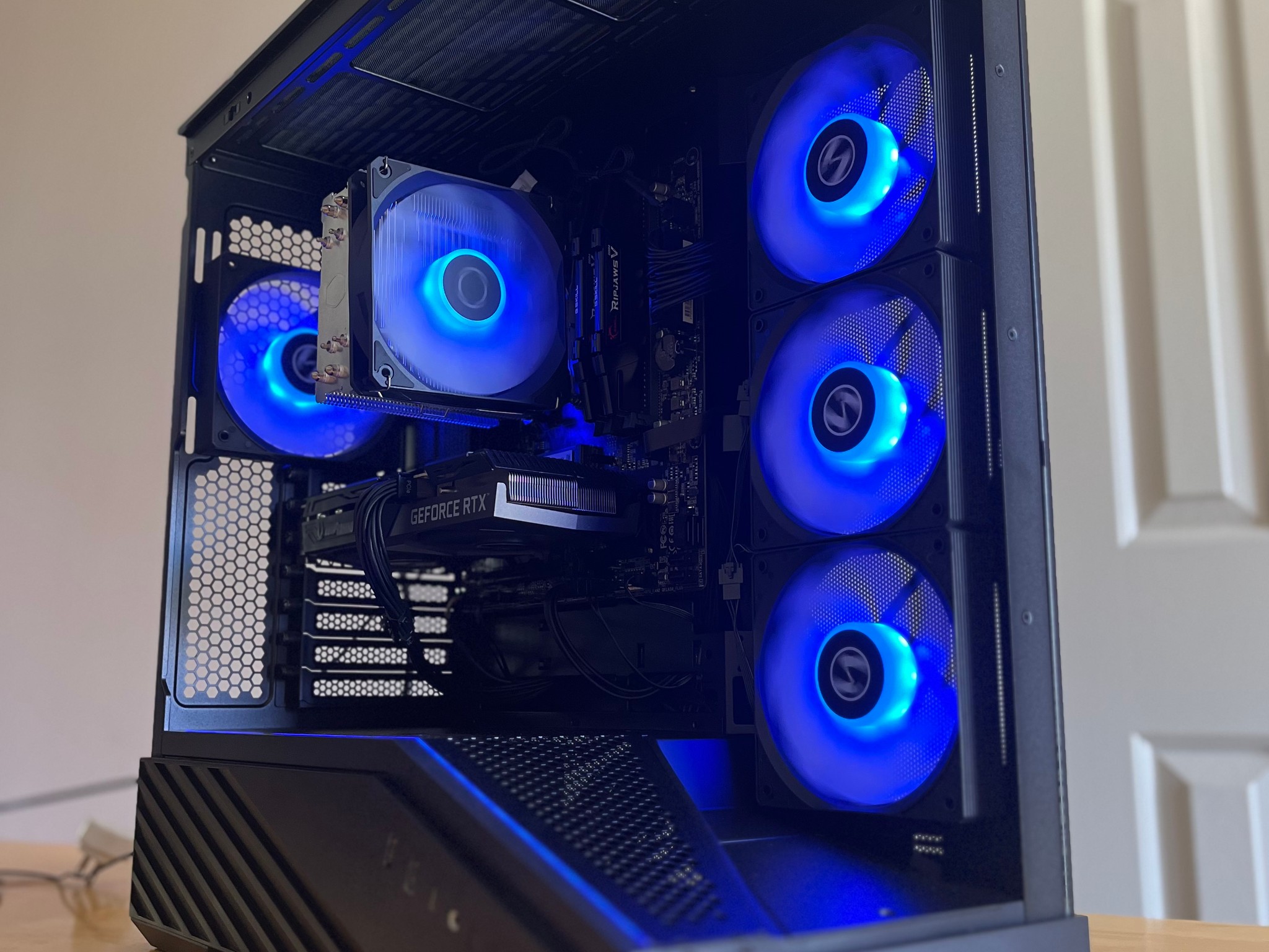 1440p Gaming PC - RTX 3060 ti, Ryzen 5, 1 TB NVME SSD, Wifi, Bluetooth