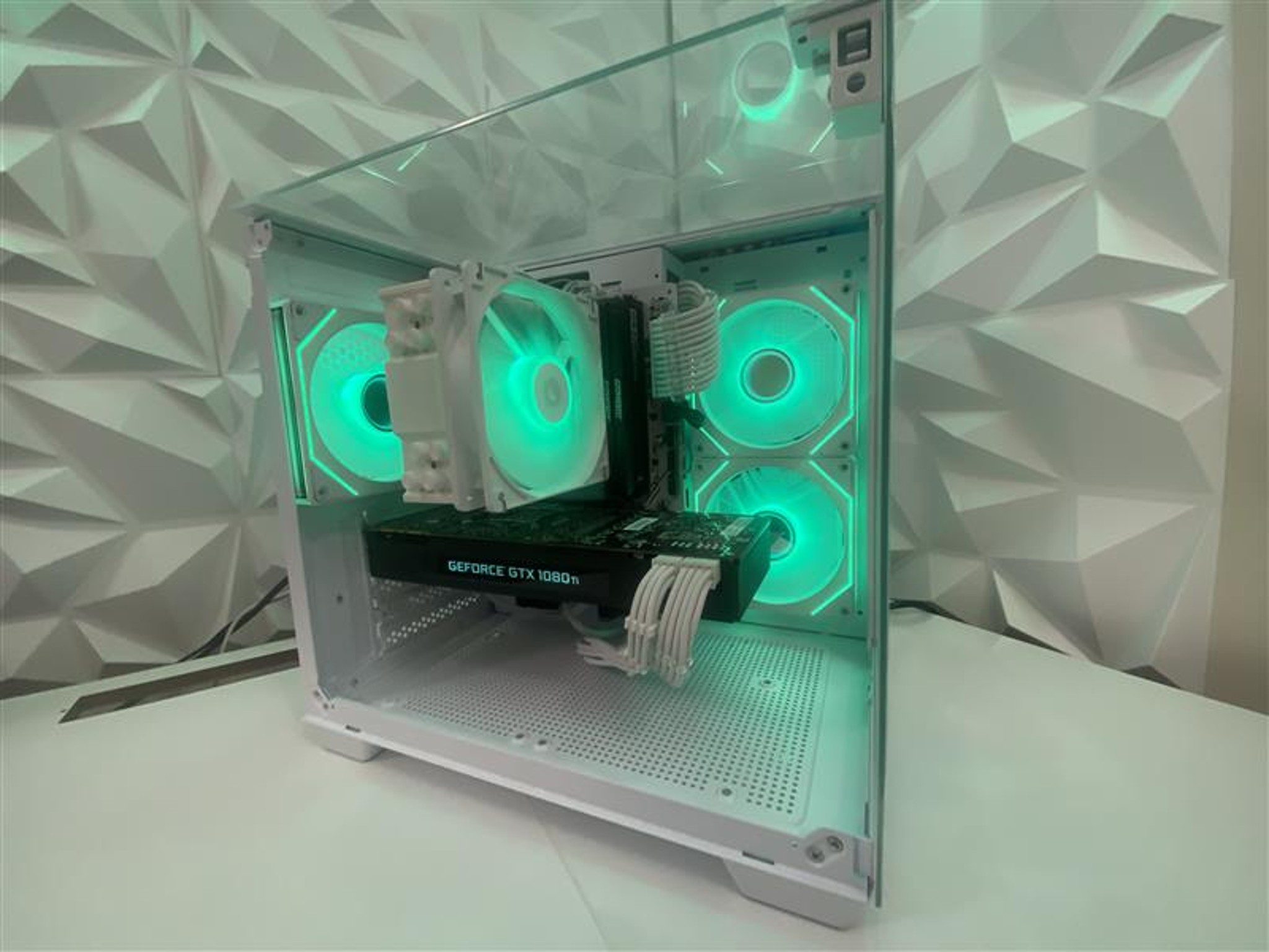 🎅🎅 White Elite Build – Ryzen 5 3600 + GTX 1080 Ti 11GB | 1080p/1440p High FPS Ready