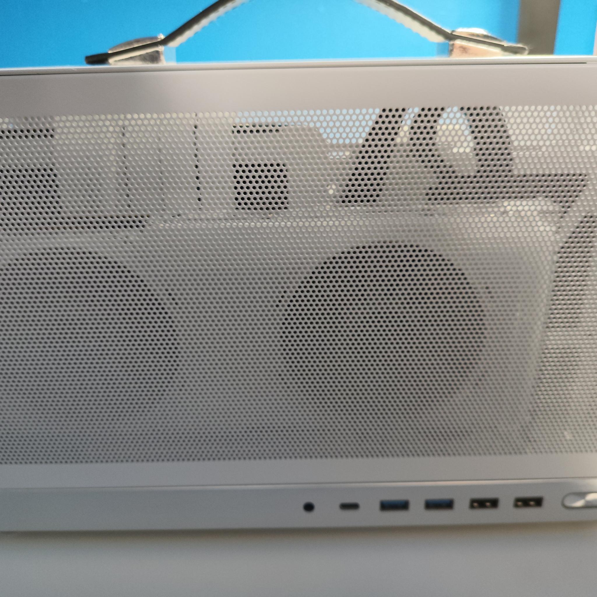 Custom White Ryzen Gaming PC Build