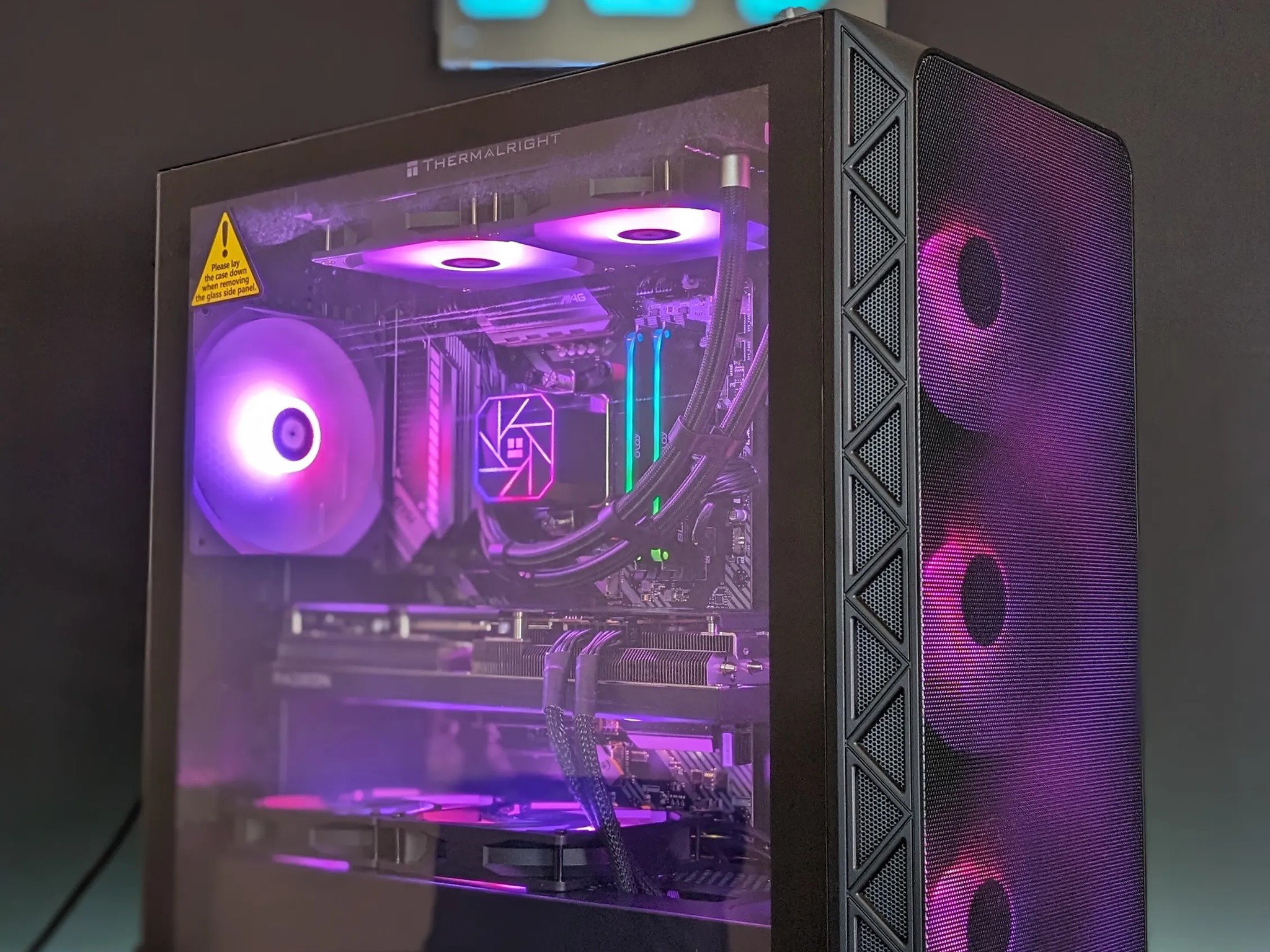 RX 7800xt // Ryzen 7 5700x3D // 32GB 3600MHz RAM // 1TB Gen4 NVMe