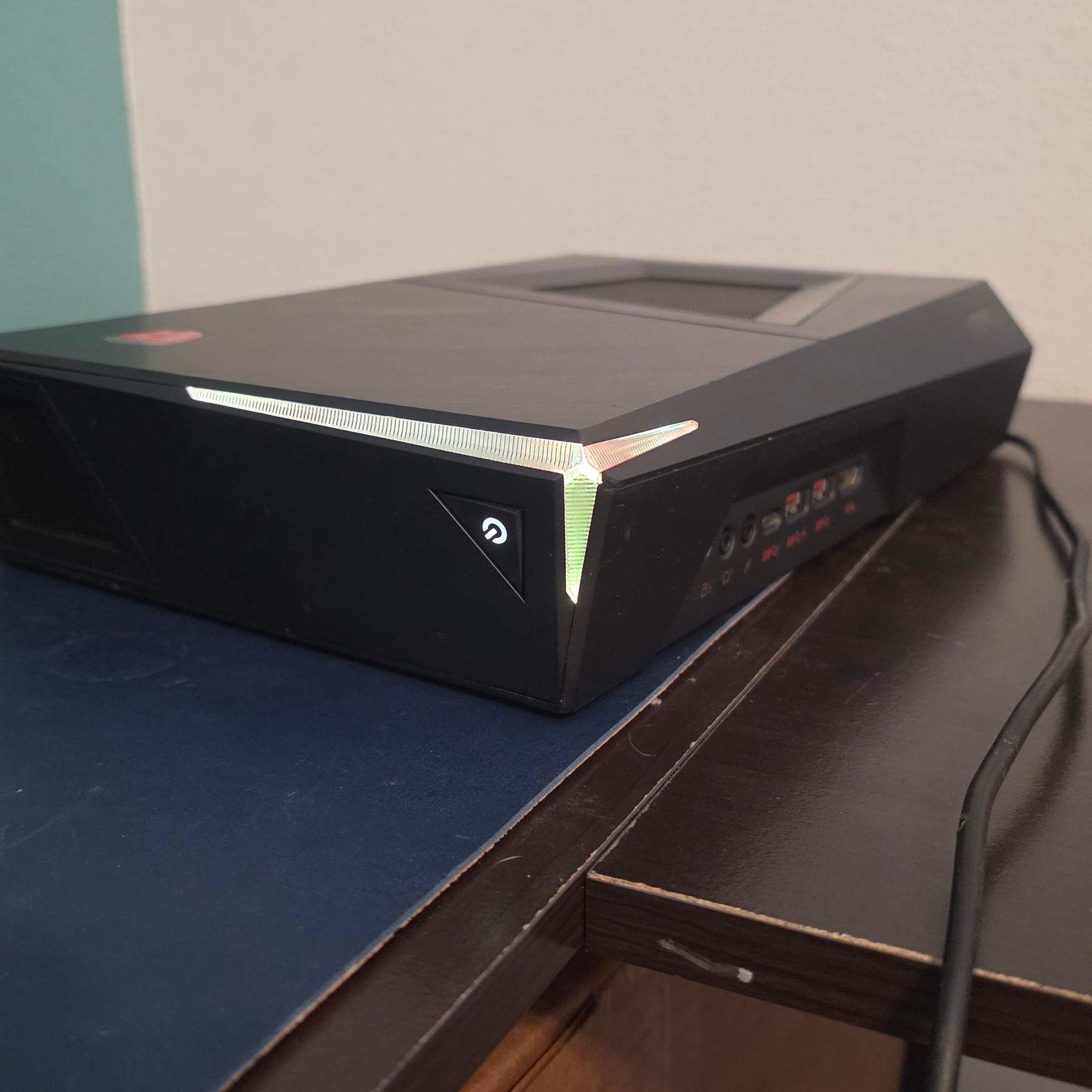 MSI Trident / i5 7400 / 1050-ti 4GB / 16GB DDR4 / 256GB SSD + 1TB HDD