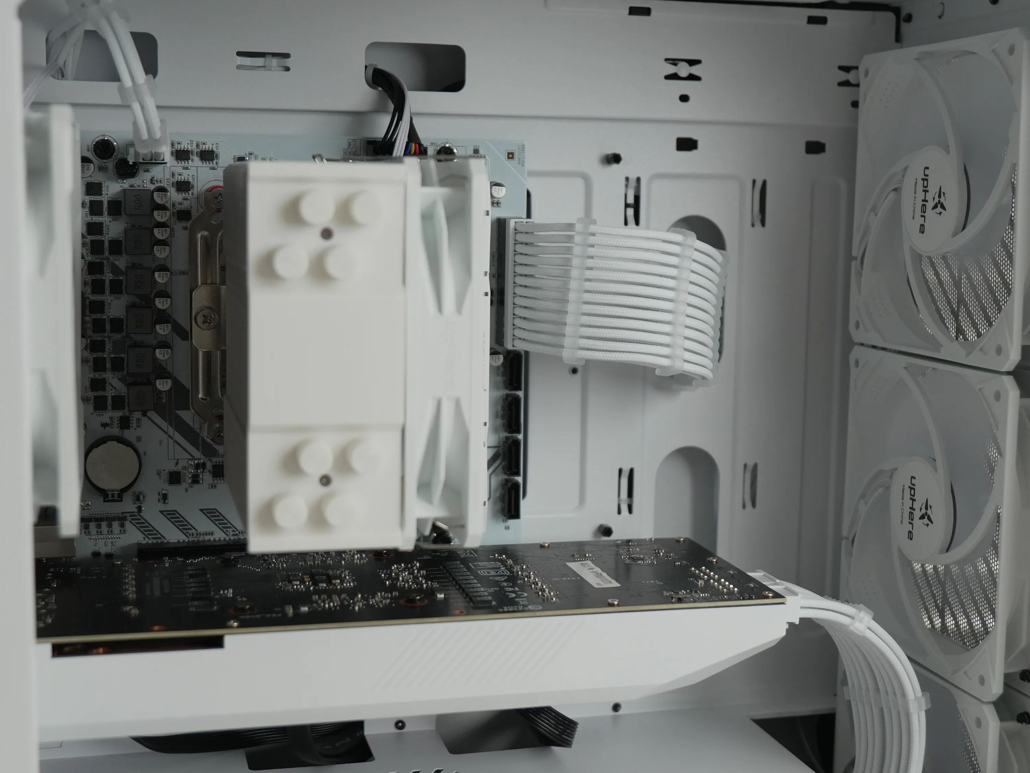 White Beauty Gaming PC | RTX 3070 | Ryzen 5 5600 | 32GB RAM | WIN 11 | WIFI |