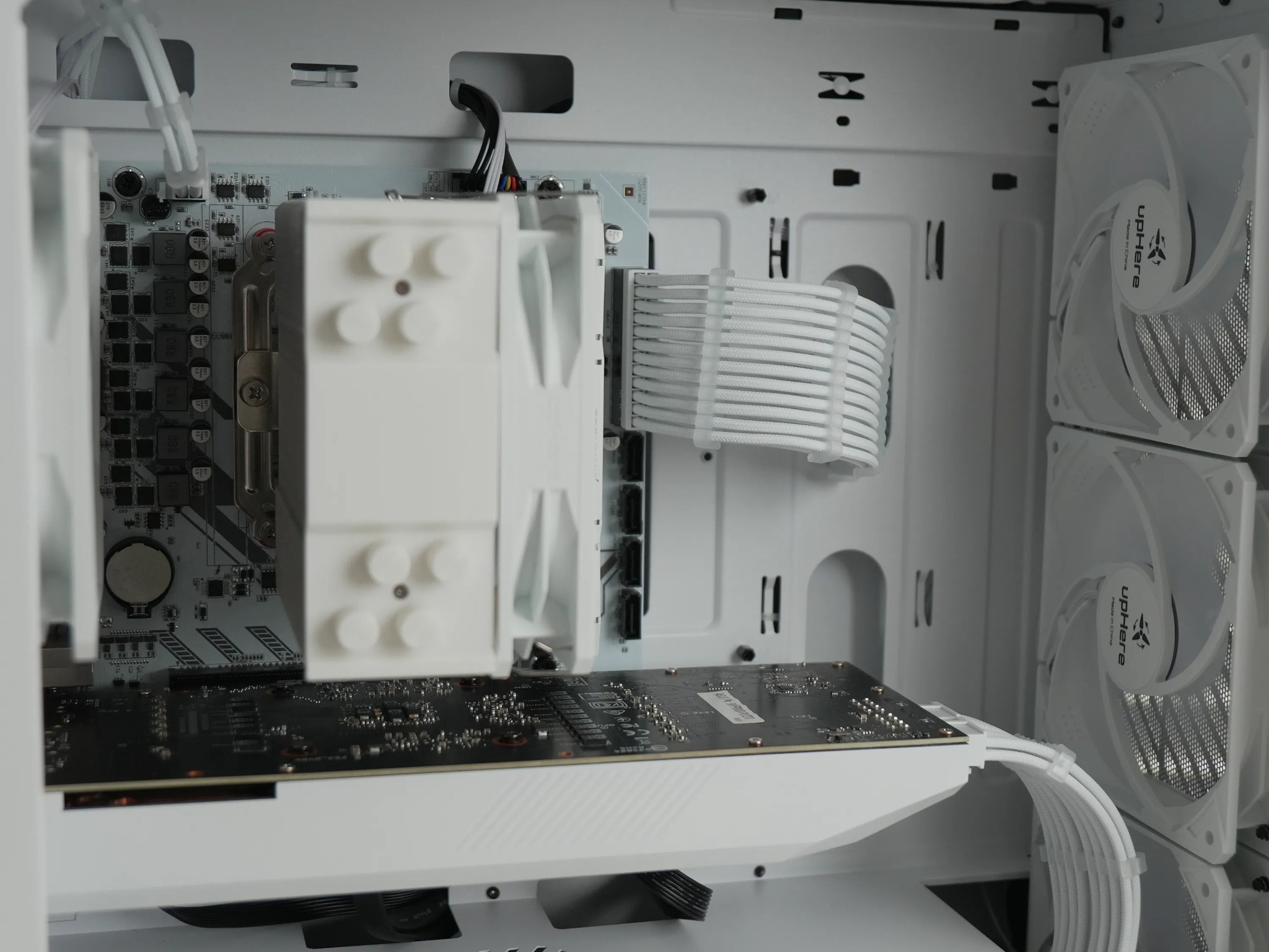 White Beauty Gaming PC | RTX 3070 | Ryzen 5 5600 | 32GB RAM | WIN 11 | WIFI |