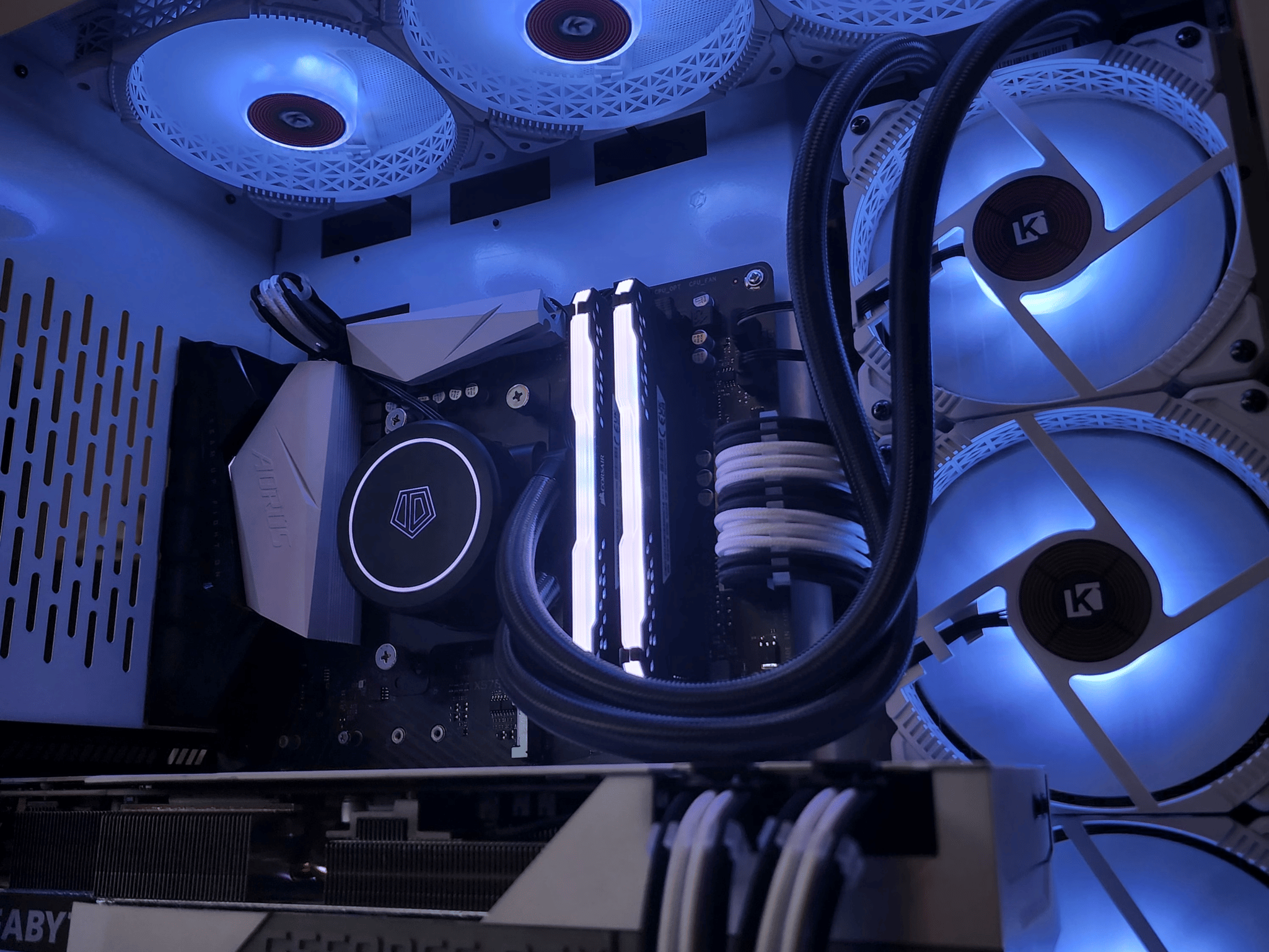 AMD Ryzen 9 5900X // Gigabyte Eagle GeForce RTX 3090 24GB // Corsair Vengeance RGB Pro 32GB 3200MHz