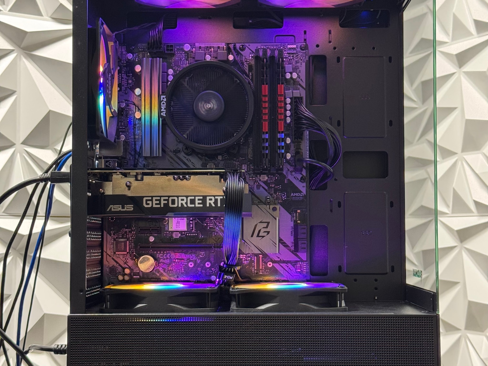 Rtx 3060 / Ryzen 5 5500 / 16GB 2666MHz / 500GB Crucial nvme ssd / B550 motherboard