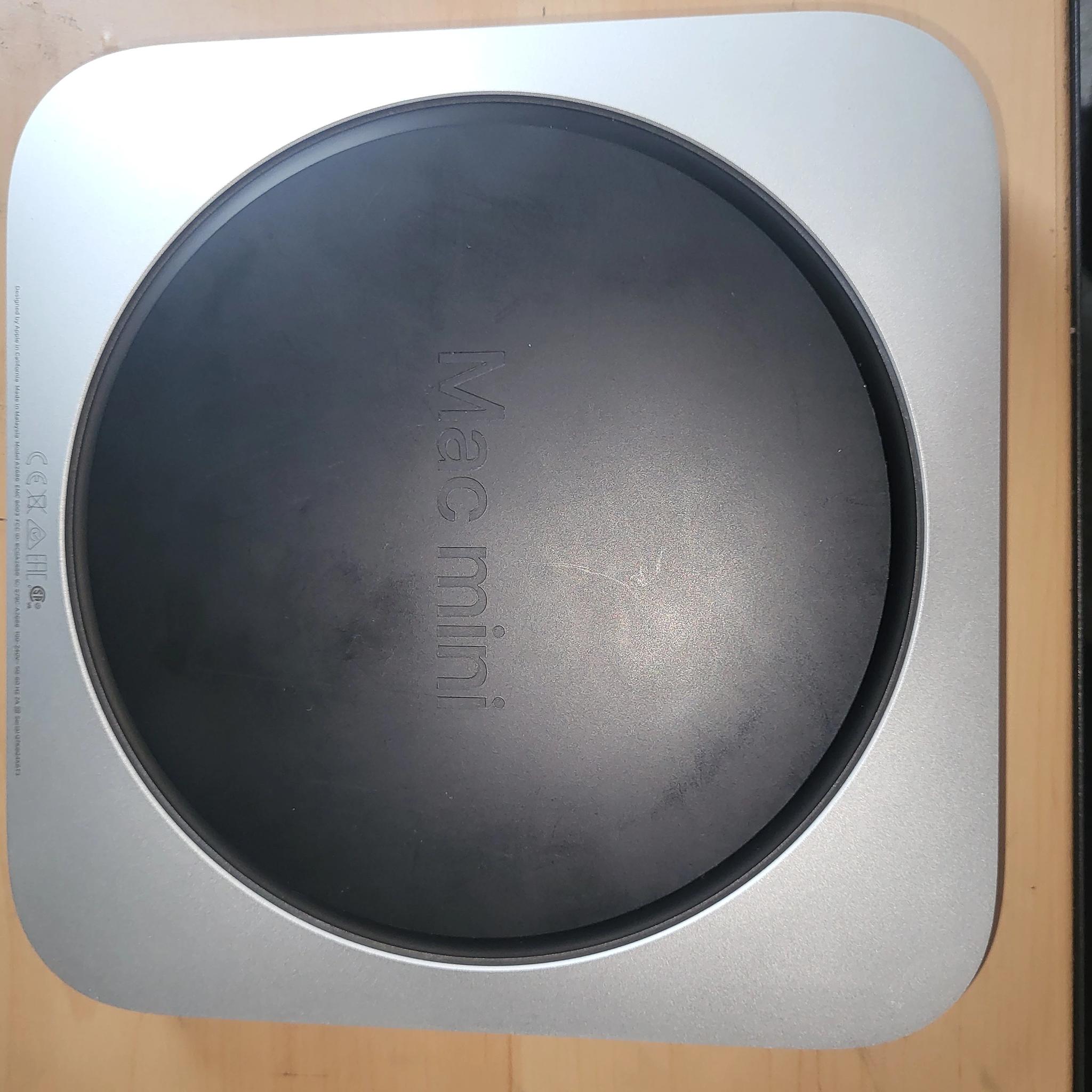 Mac mini M2 8Gb ram 256Gb ssd Monitor