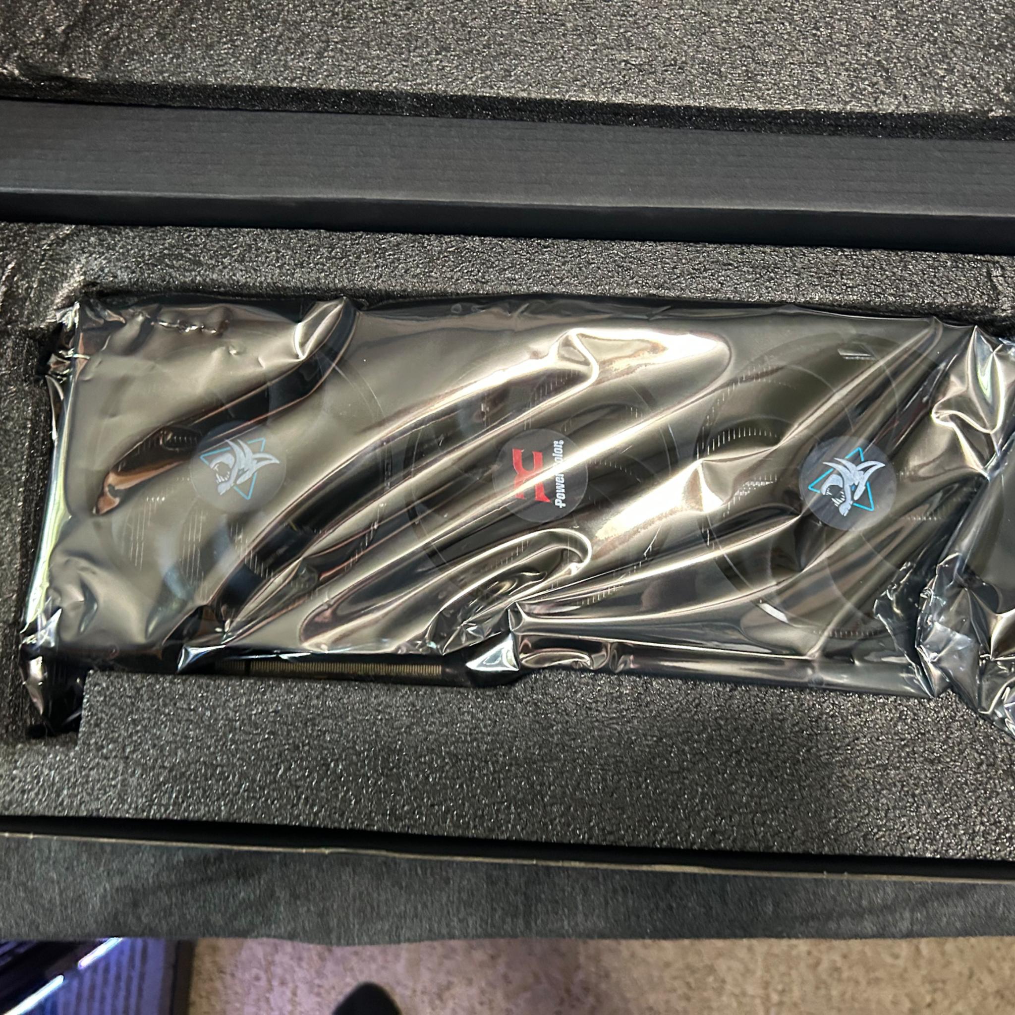 RADEON 9070 XT PowerColor HellHound - 16GB GPU