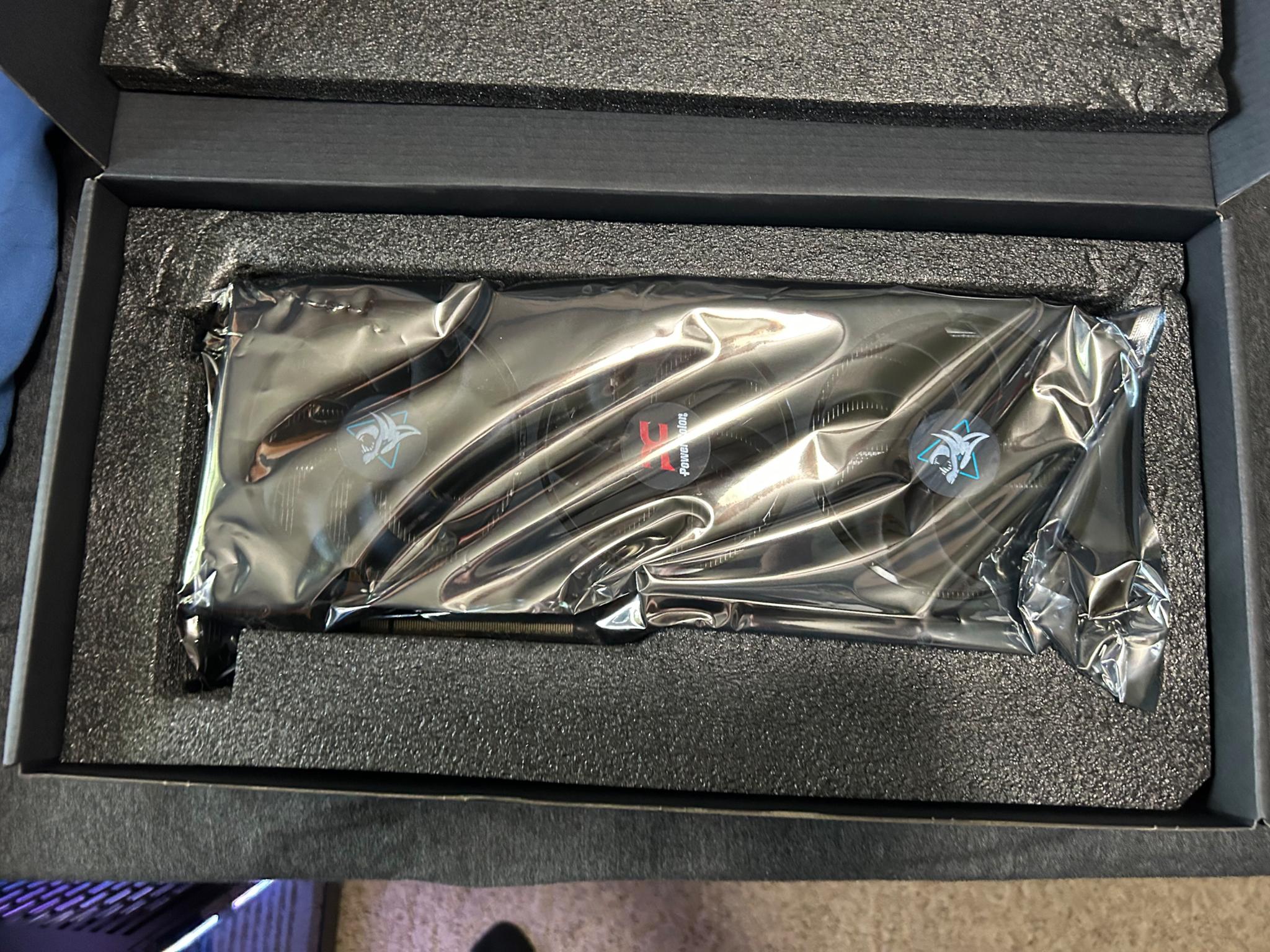 RADEON 9070 XT PowerColor HellHound - 16GB GPU