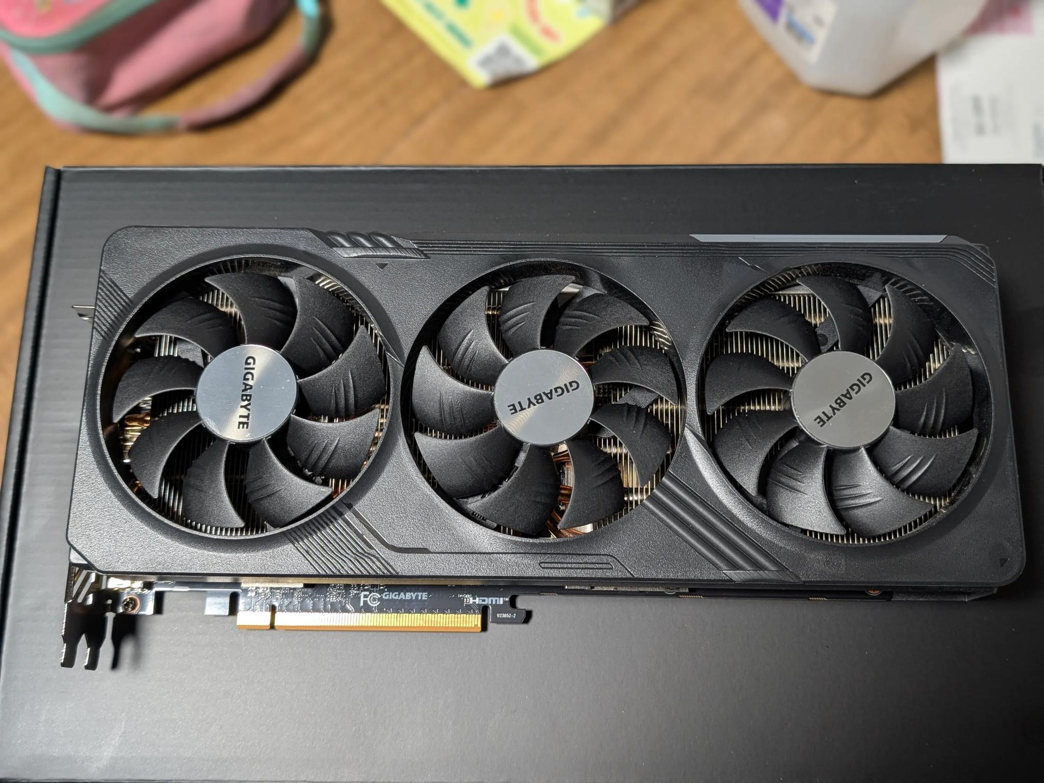 Radeon RX 7800 XT