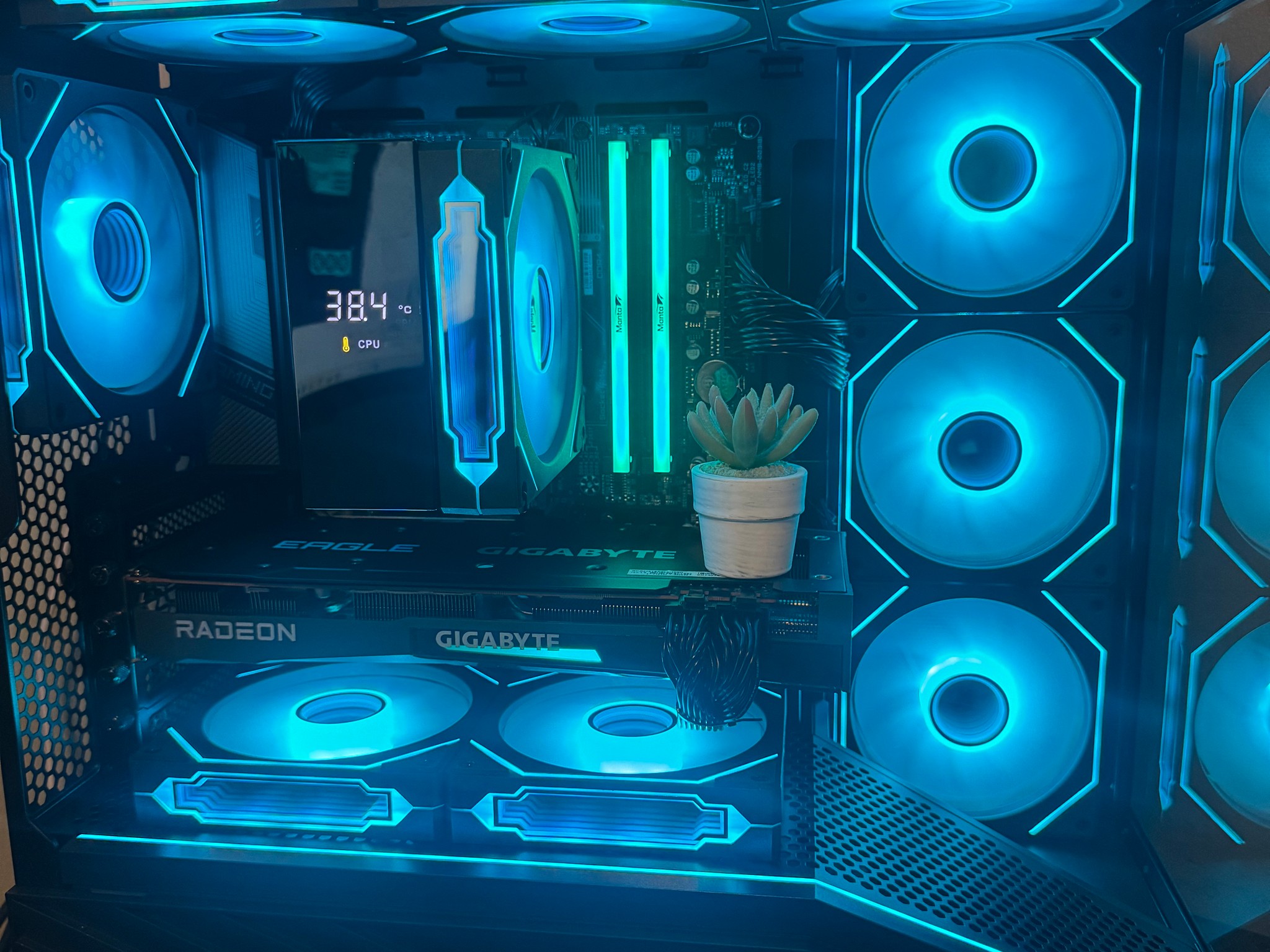 ❤️ Team Red Showcase PC ❤️ - Ryzen 5 5500 | RX 6700 XT 12GB | 32GB DDR4 3200 | 1TB Toshiba M.2 SSD