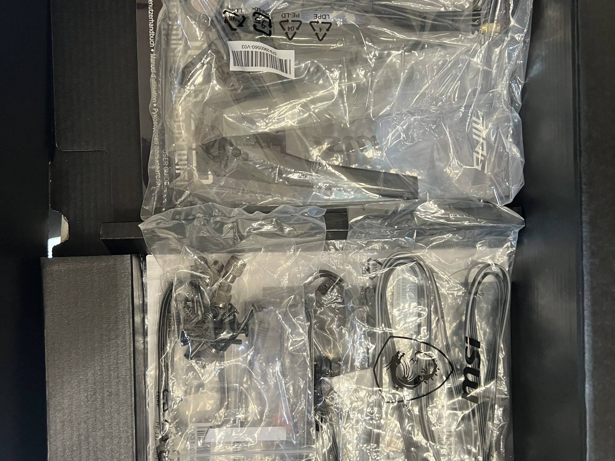 MSI MPG Z490, i9-10850K, Corsair Dominator DDR4-3200 + Liquid Cooler Bundle