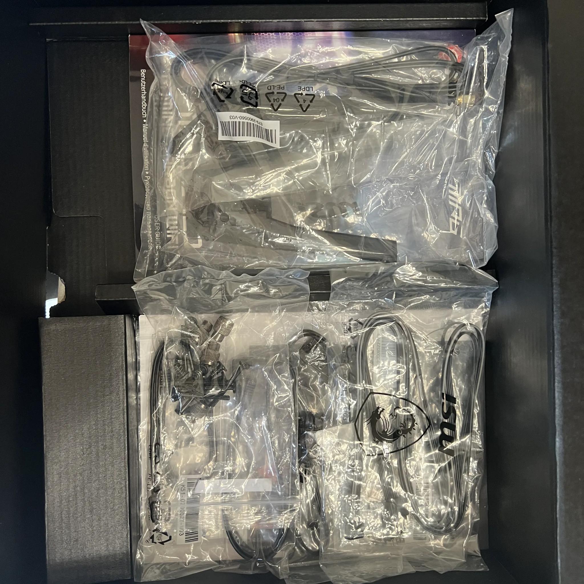 MSI MPG Z490, i9-10850K, Corsair Dominator DDR4-3200 + Liquid Cooler Bundle