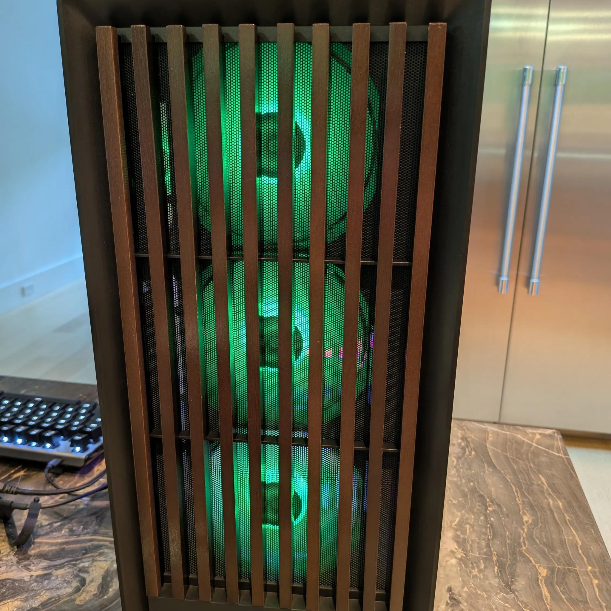 🌊 Cooled 🪵 Gaming PC - AMD Radeon RX 9070, Intel Core i7 12700KF, 32 GB RAM, 2 TB