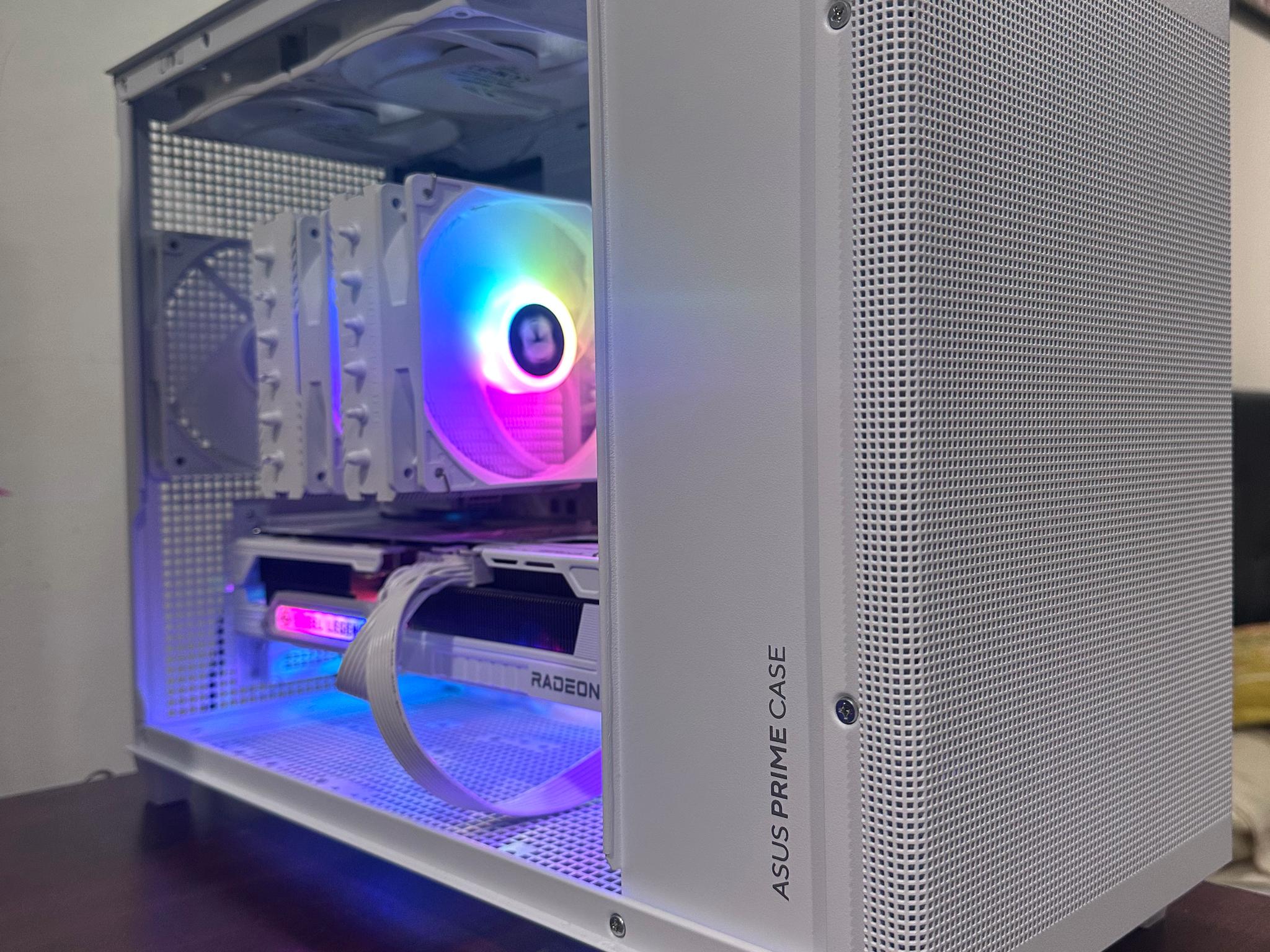 High-end Latest Gaming PC! | Ryzen 7 7800X3D & Radeon RX 9070XT