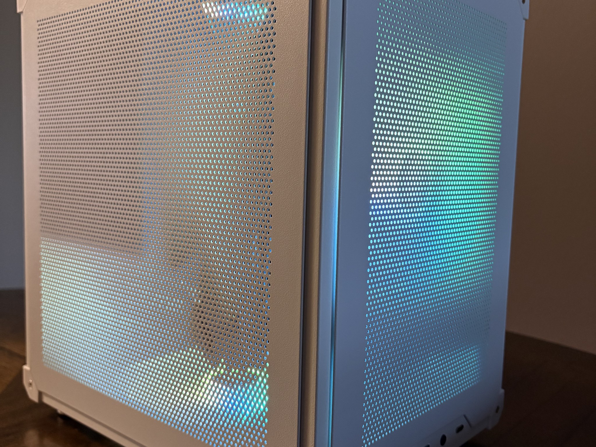Minimalist White PC - Ryzen 3500 | RTX 3050 | 16GB RAM | 1TB NVMe SSD | WIFI 6E + BT 5.3 | Win11