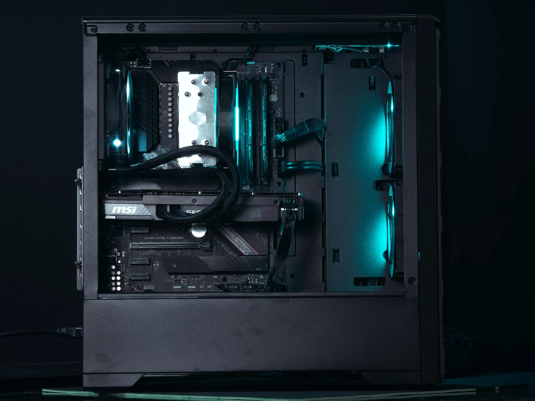 R7 5700X / RX 6700XT Gaming PC