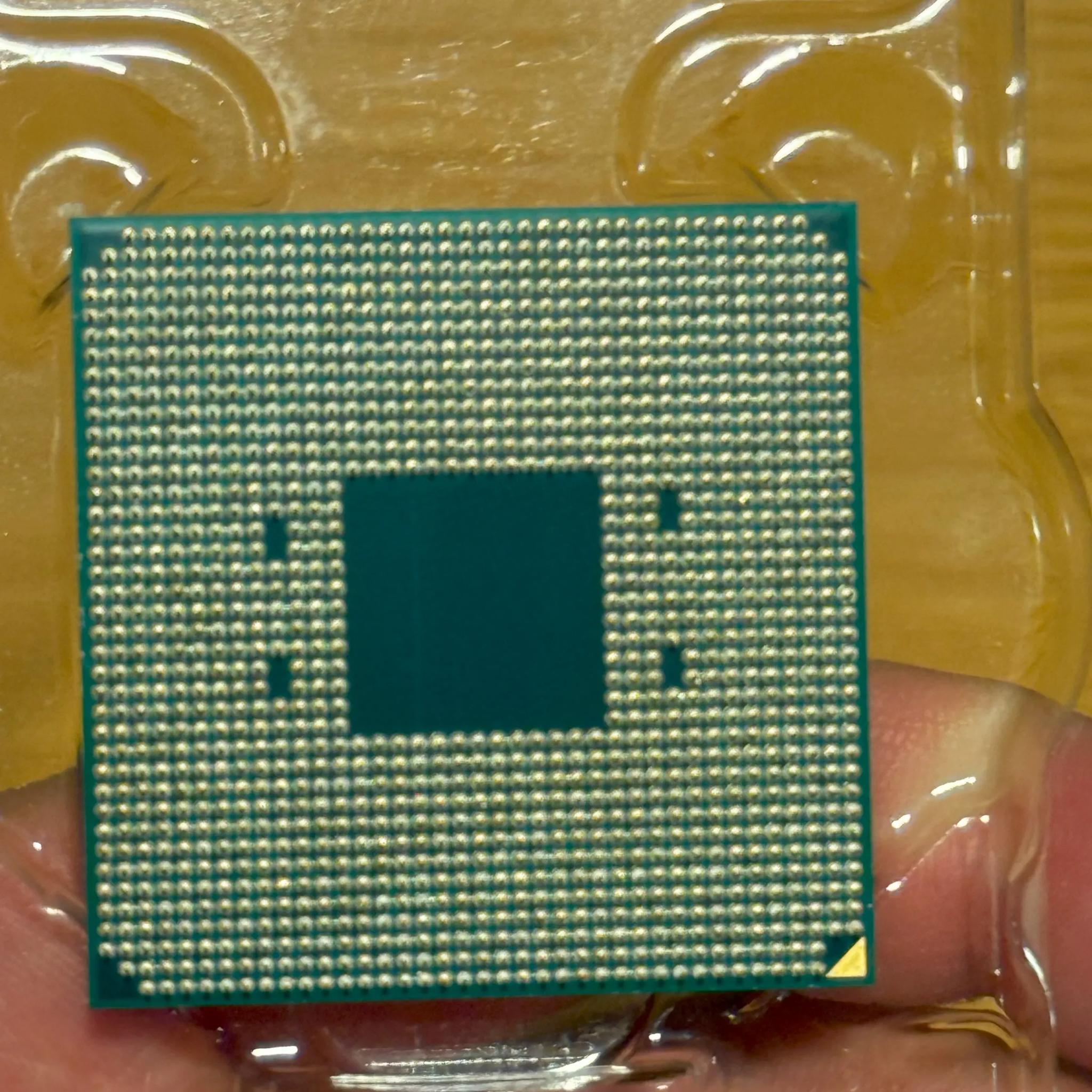 Ryzen 5 5600 6 Core 12 Thread 4.4 GHz w Wraith Stealth Cooler AM4