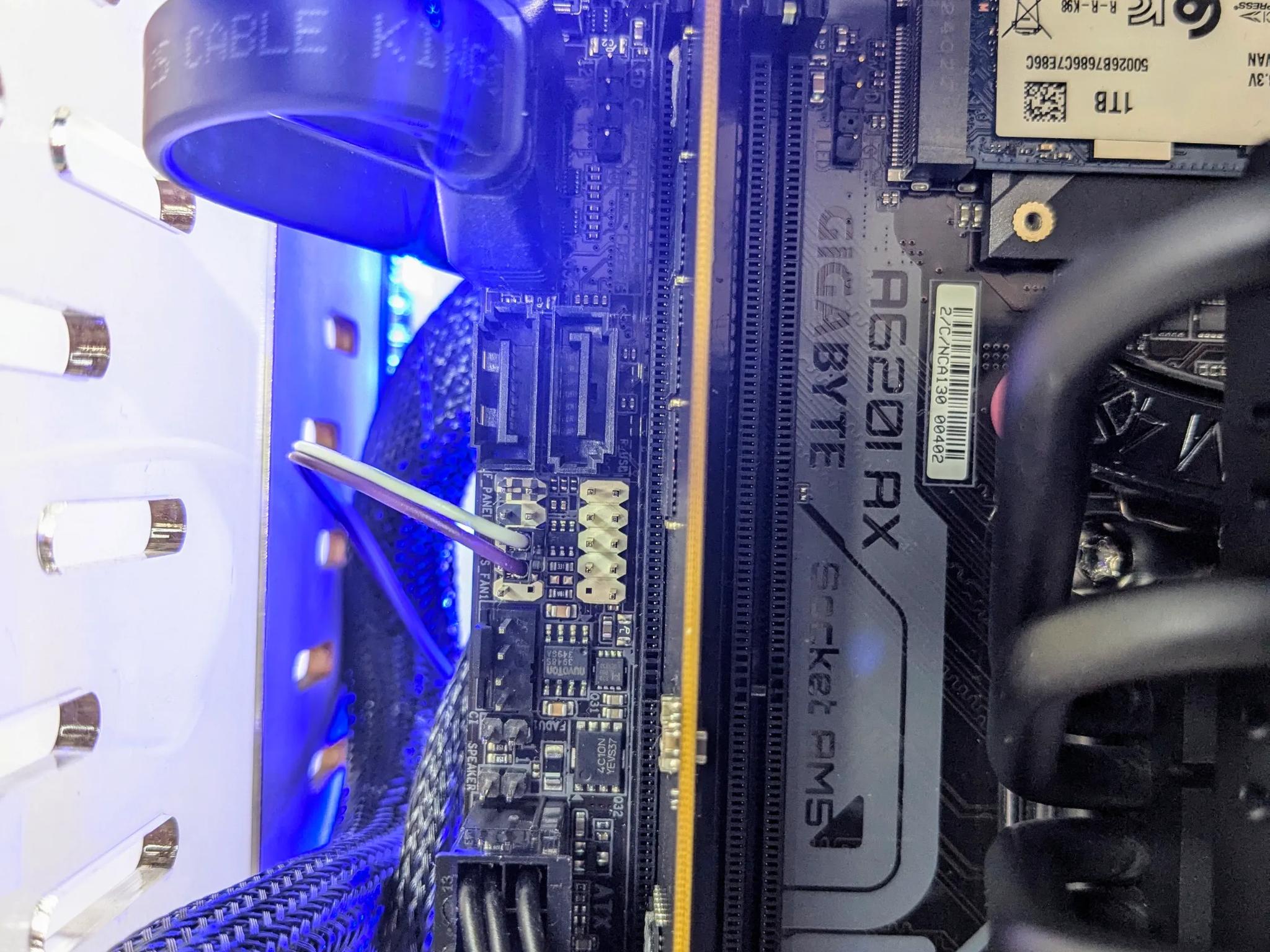 "Holo-Wood" Beast(AM5)🪵Intel ARC A750🧬Ryzen 5 8400F🧬32GB DDR5 RAM🧬1TB NVMe M.2 SSD🧬Windows 11 Pro✅