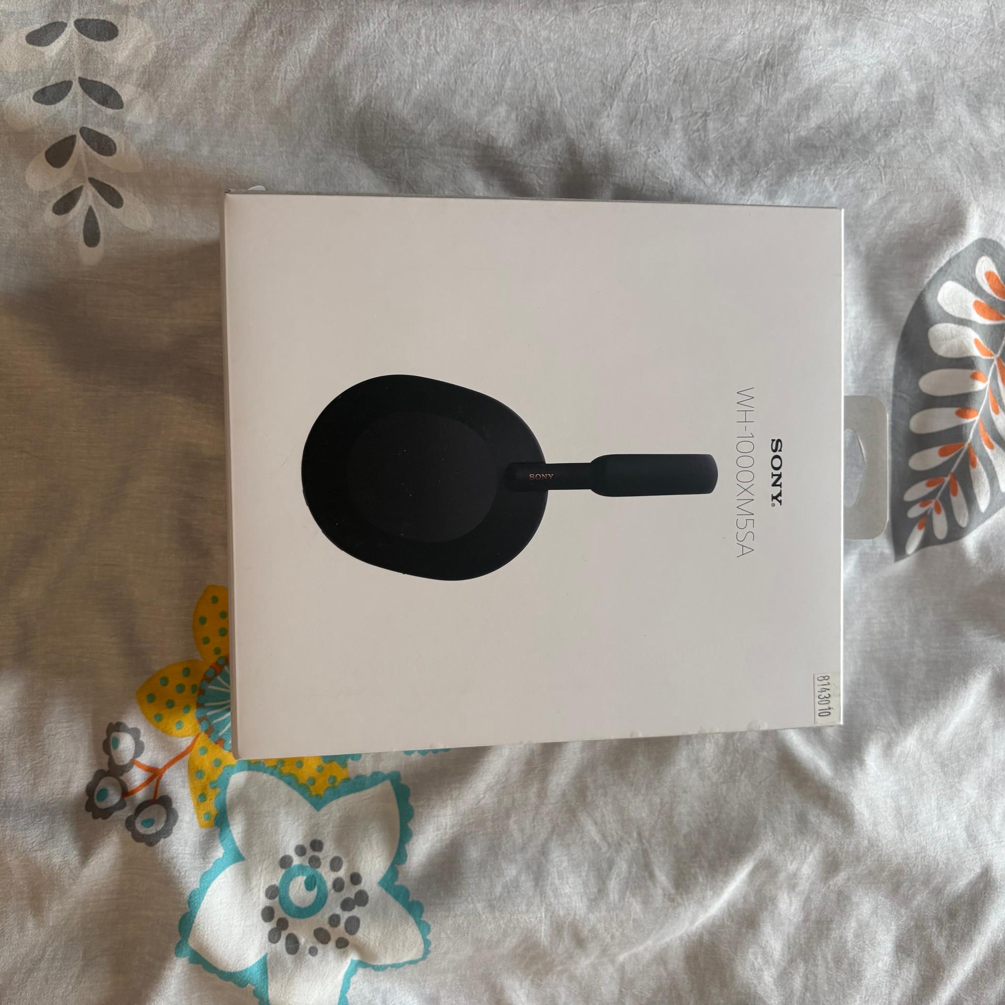 Used Sony WH-1000XM5SA Noise Canceling Headphones Black w/ Original Box