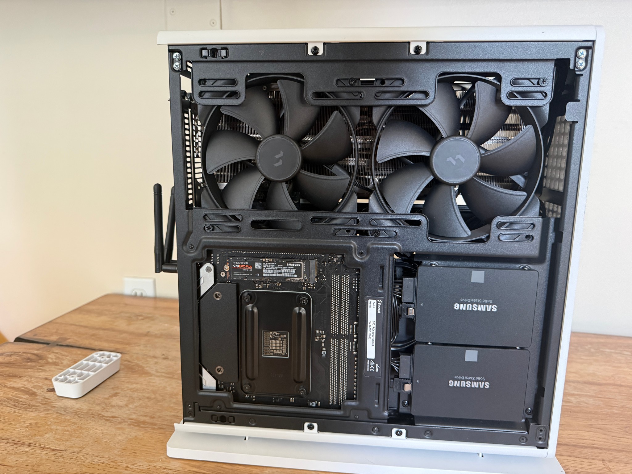 Radeon RX 7900 Gre Custom Gaming PC - Ryzen 7 5800X