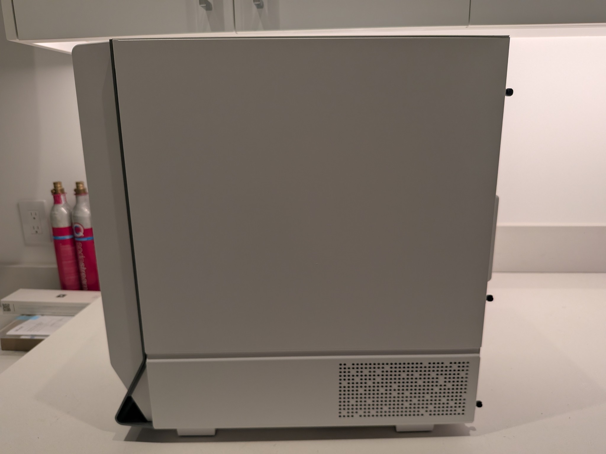 4K Crimson Snow - RX 7900 XTX, Ryzen 5 7600X3D, 32 GB DDR5, 2 TB Gen 5 NVME, Liquid Cooled, RGB