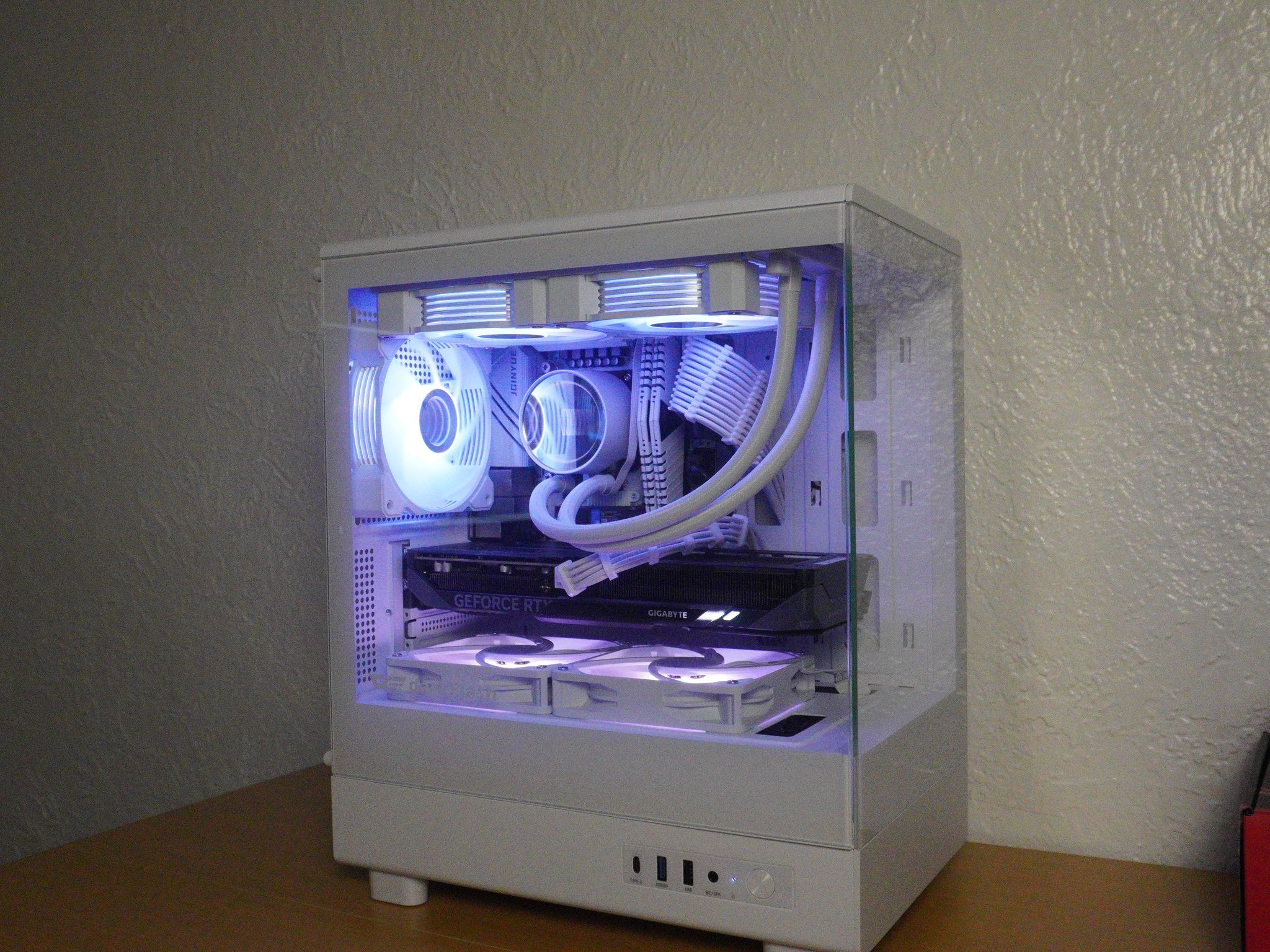 Soul White II | I7 12700K | RTX 5060 TI 8G | 16GB DDR4 | 512G 2.5 SSD | WINDOWS 11 ACTIVATED