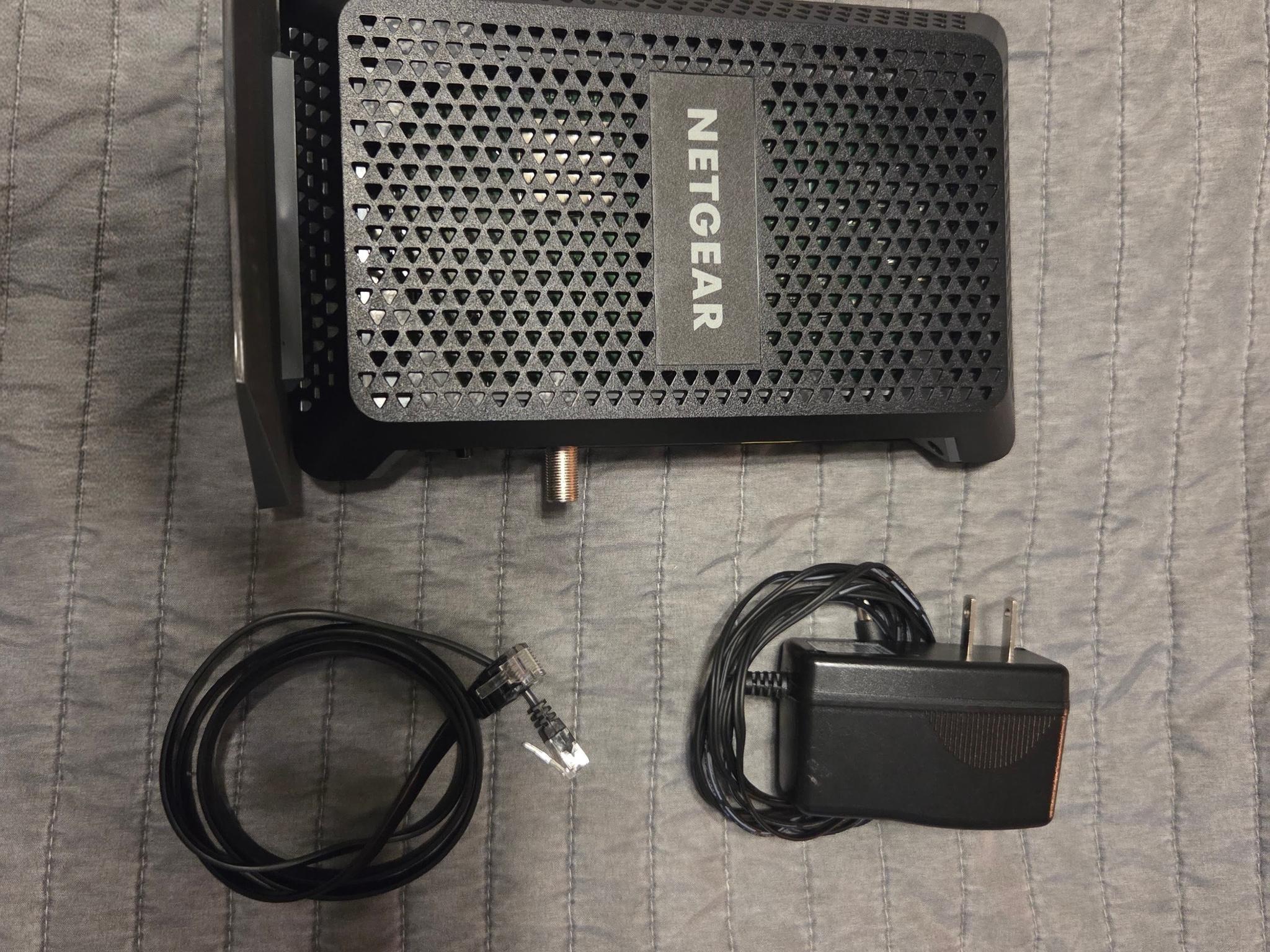Netgear cm600 modem (great condition)