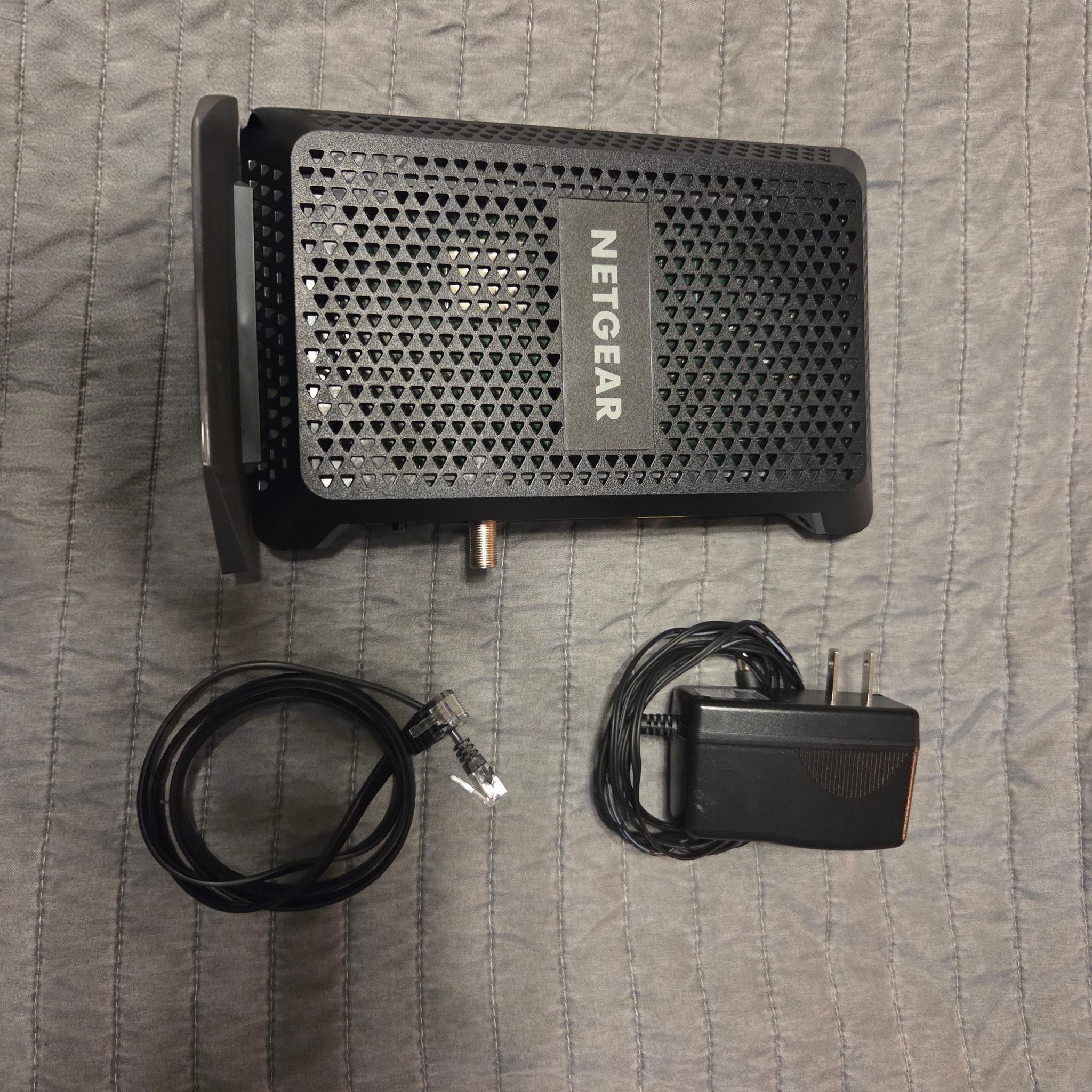 Netgear cm600 modem (great condition)