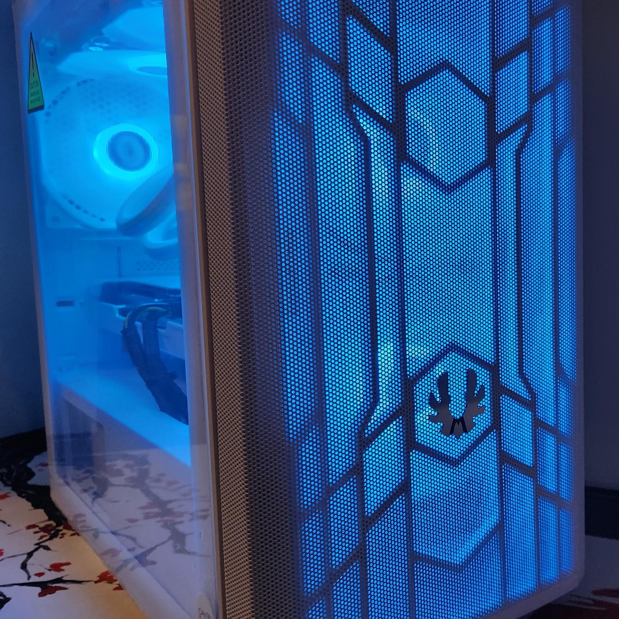 Liquid Cooled Frosty RIG Ryzen 5 / 32GB / 1TB SSD / RX 6600