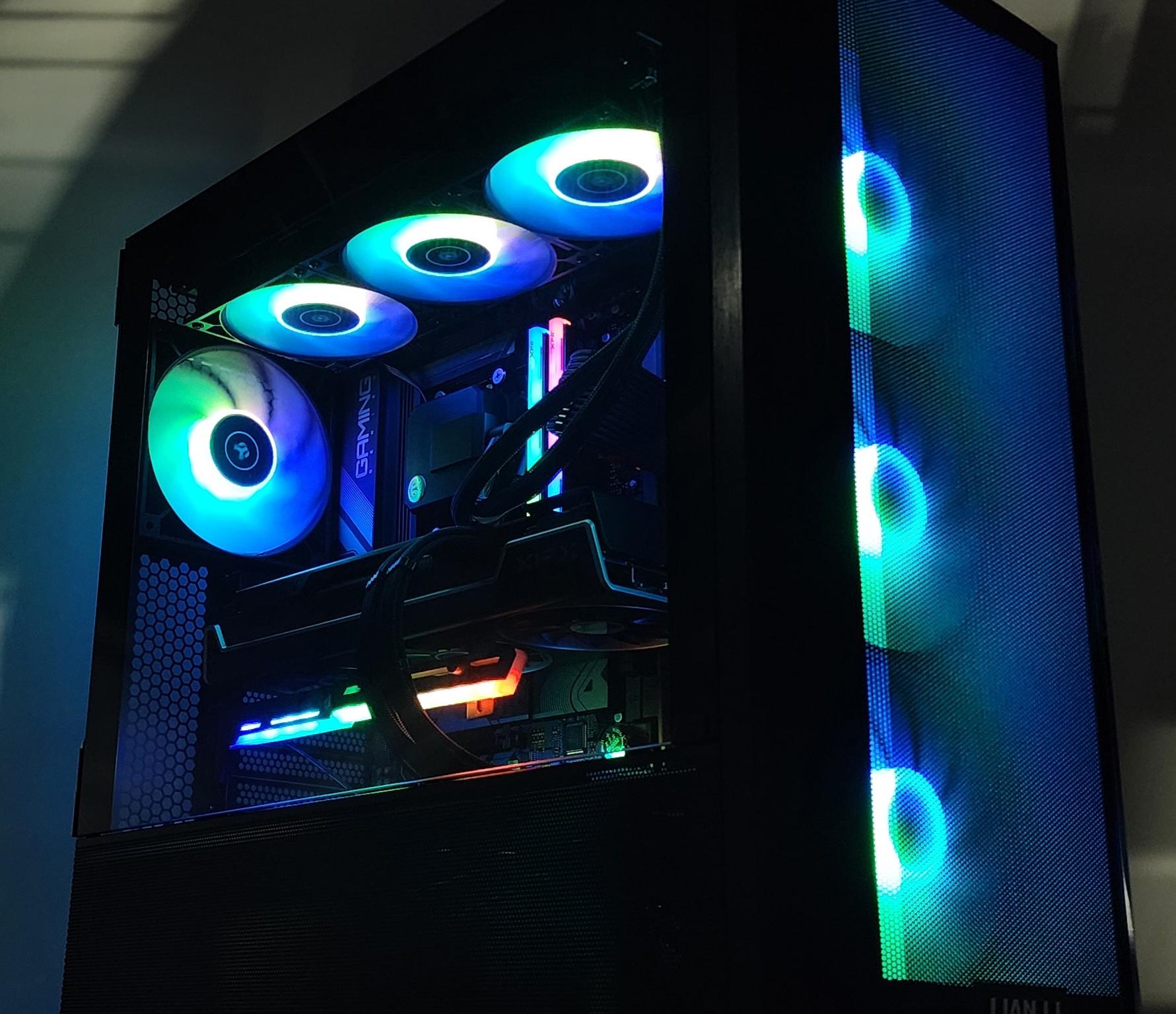 Gaming PC Ryzen 7 7800X3D 32GB RAM 2TB SSD RX 7900 XT 20GB Win11 PC