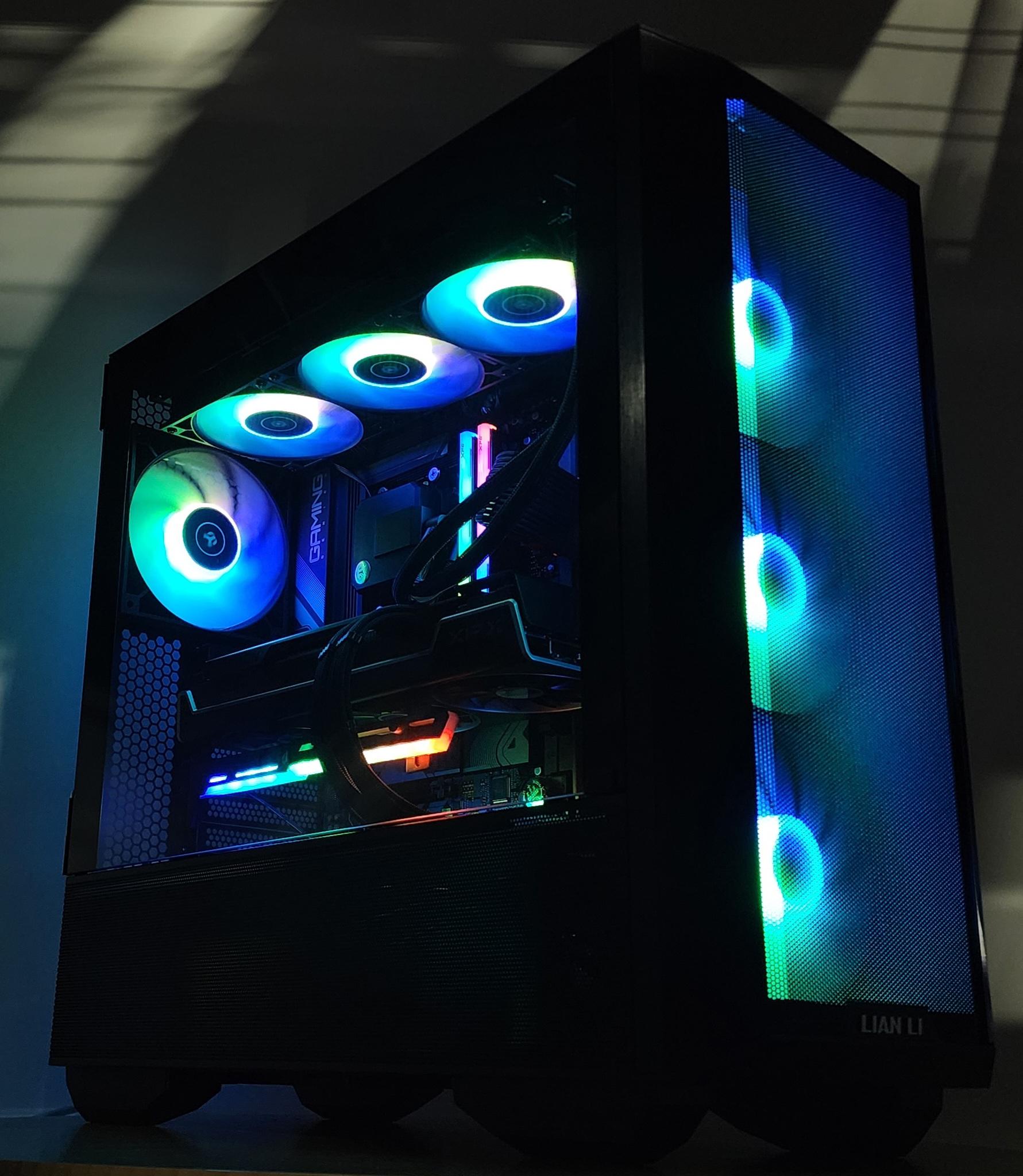 Gaming PC Ryzen 7 7800X3D 32GB RAM 2TB SSD RX 7900 XT 20GB Win11 PC