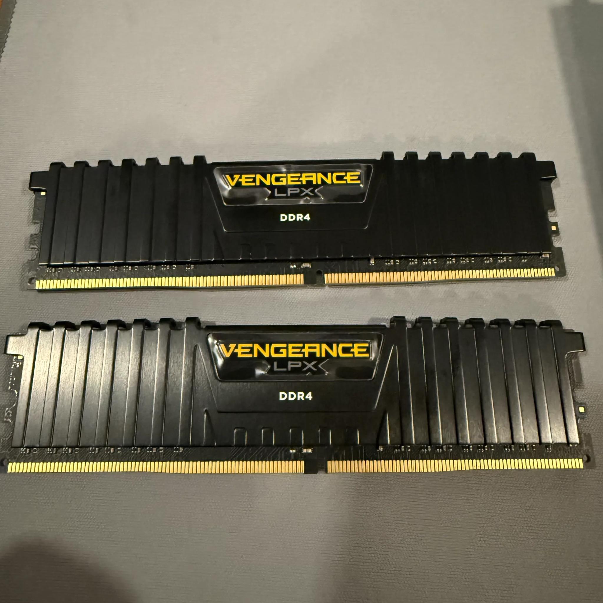 Corsair Vengeance LPX DDR4-3600 16GB (2x8)