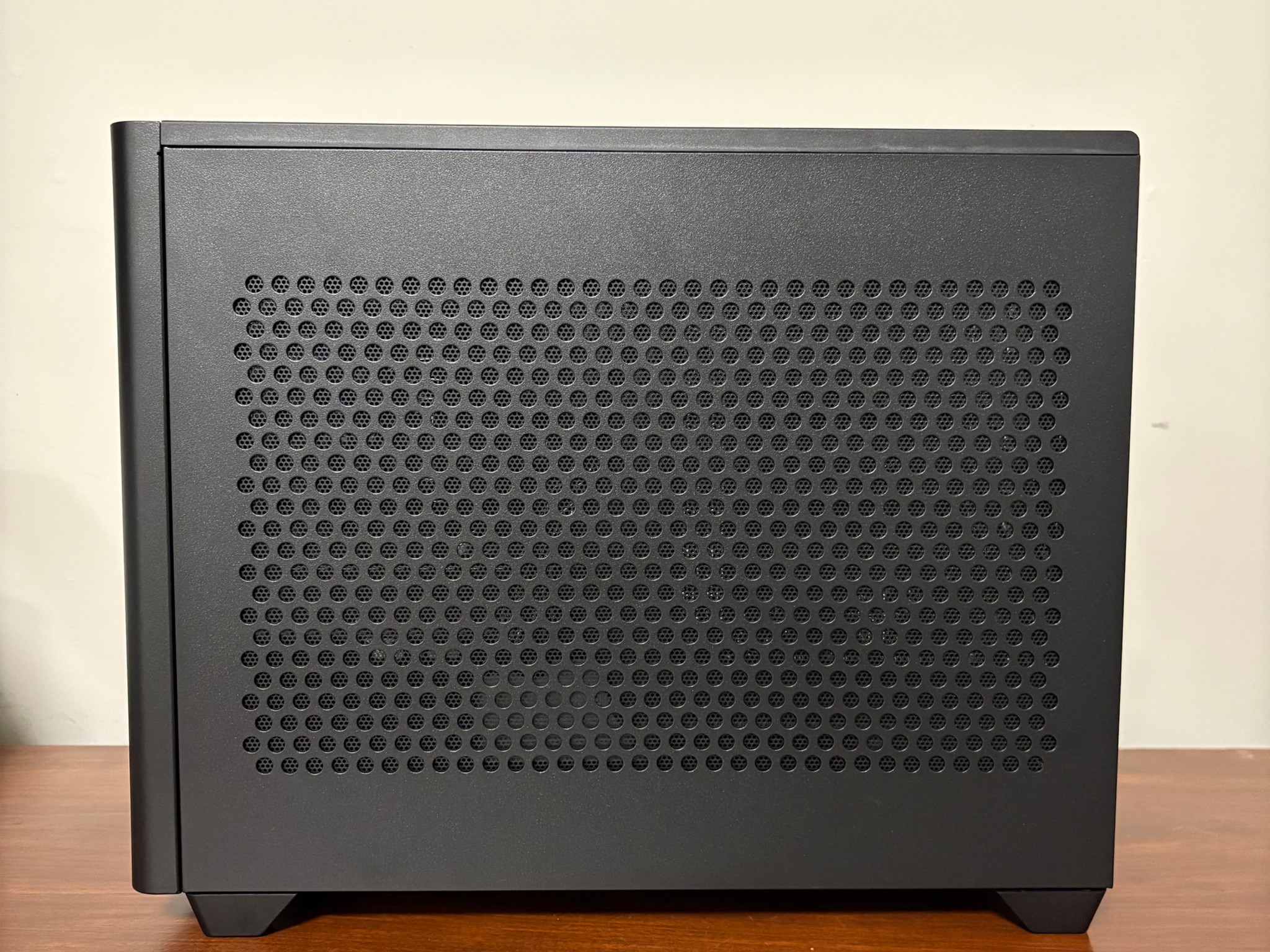 RTX 4070 FE | Ryzen 7 5800XT | 32GB DDR4 | 1 TB SSD | 750W PSU | 3x 120mm Fan | mATX Case