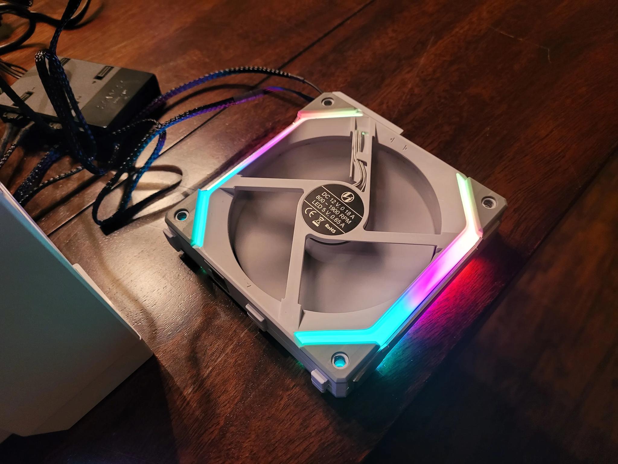Lian Li UNI Fan SL120 (1-pack) (120mm)
