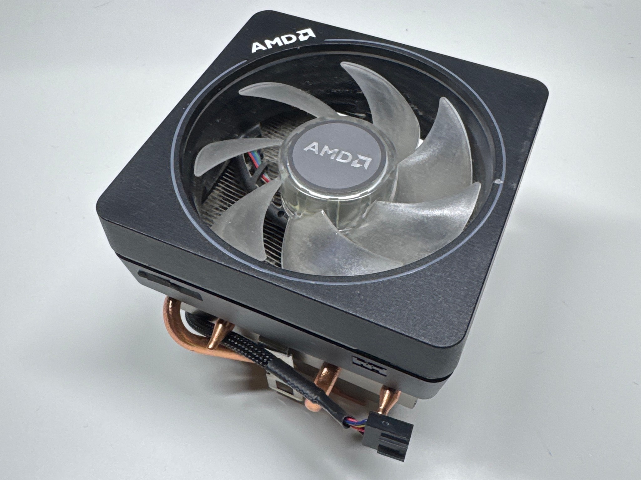 AMD Ryzen 7 3700X - AM4 Compatible (Box and Stock Fan Included)