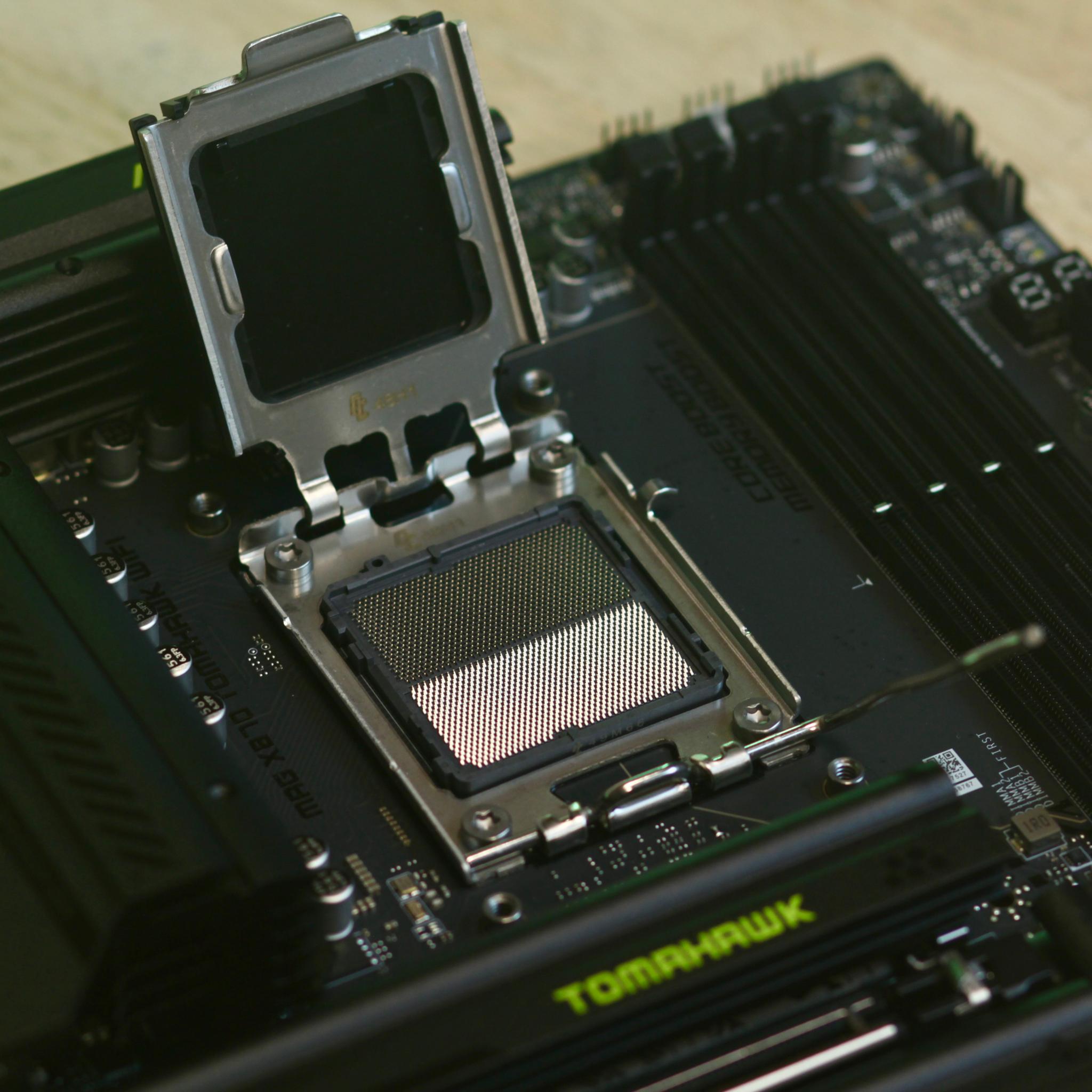 MSI MAG X870 TOMAHAWK WIFI