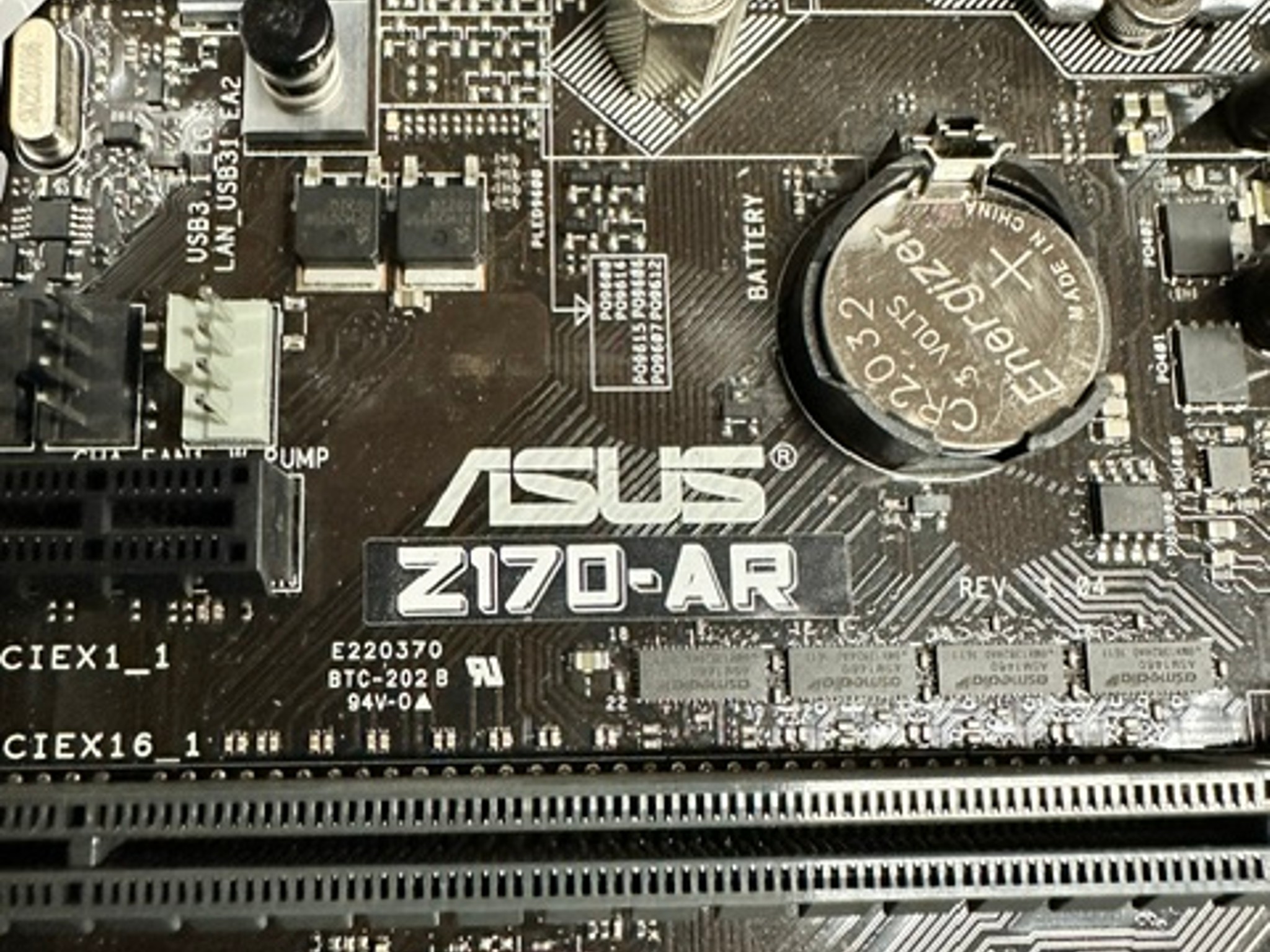 ASUS Z170-AR : Intel i7-7700 : Cooler Master LED Air Cooler : I/O Shield