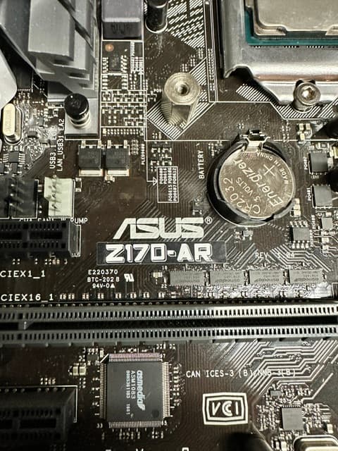 ASUS Z170-AR : Intel i7-7700 : Cooler Master LED Air Cooler : I/O Shield