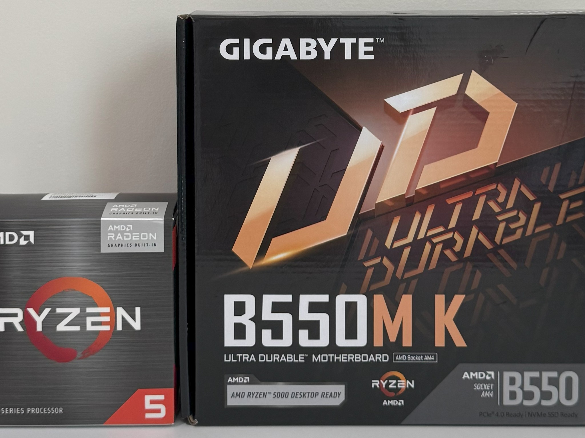 AMD Ryzen 5 5600GT Gaming PC Radeon Vega 7 Graphics GIGABYTE B550M K B550 Thermaltake Versa H18 Case